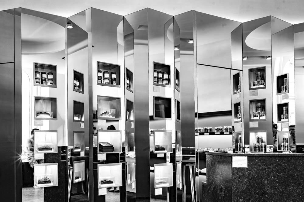 SHOP WITH MIRRORS, PARIS, FRANCE.jpg