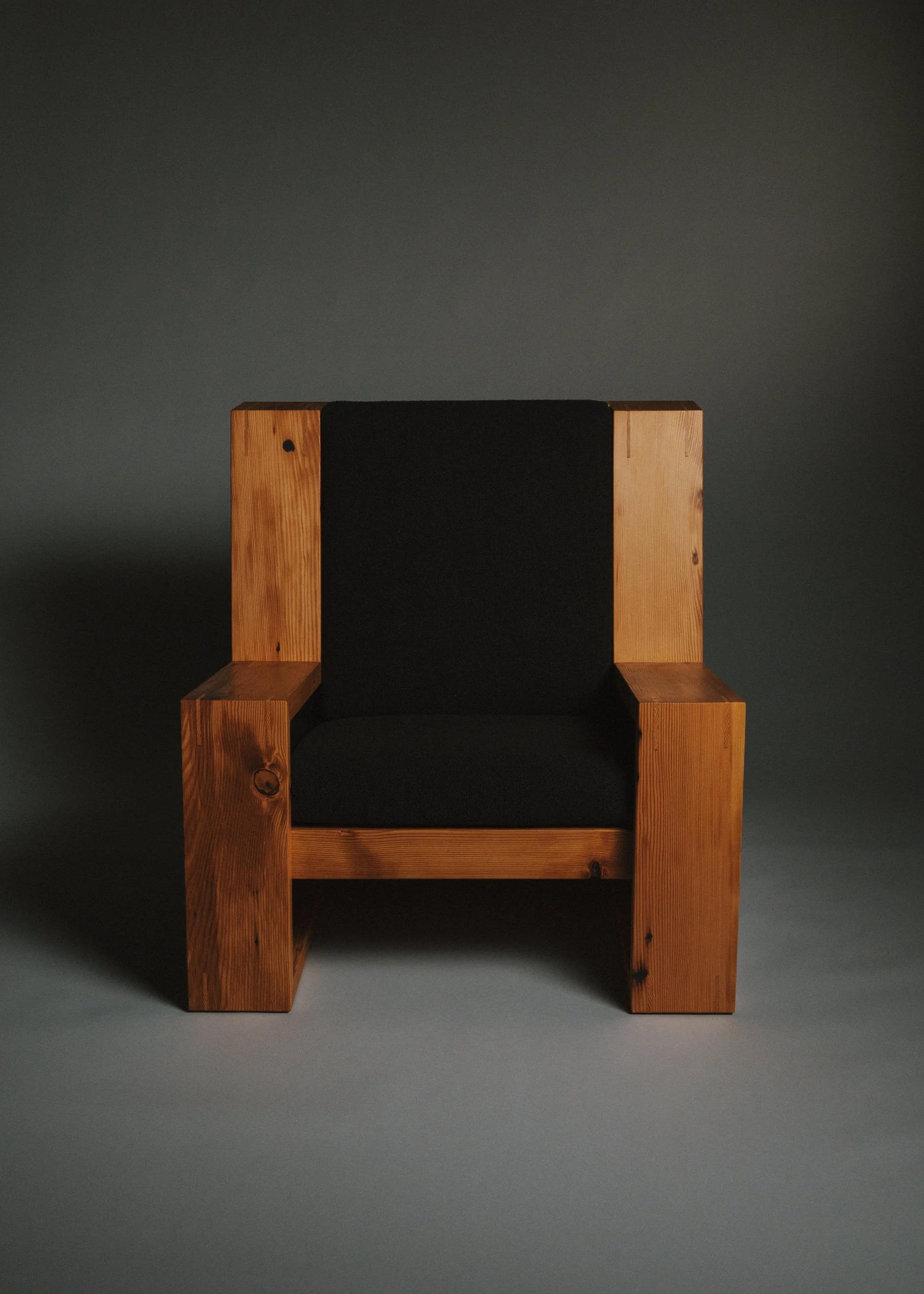 Throne Chair