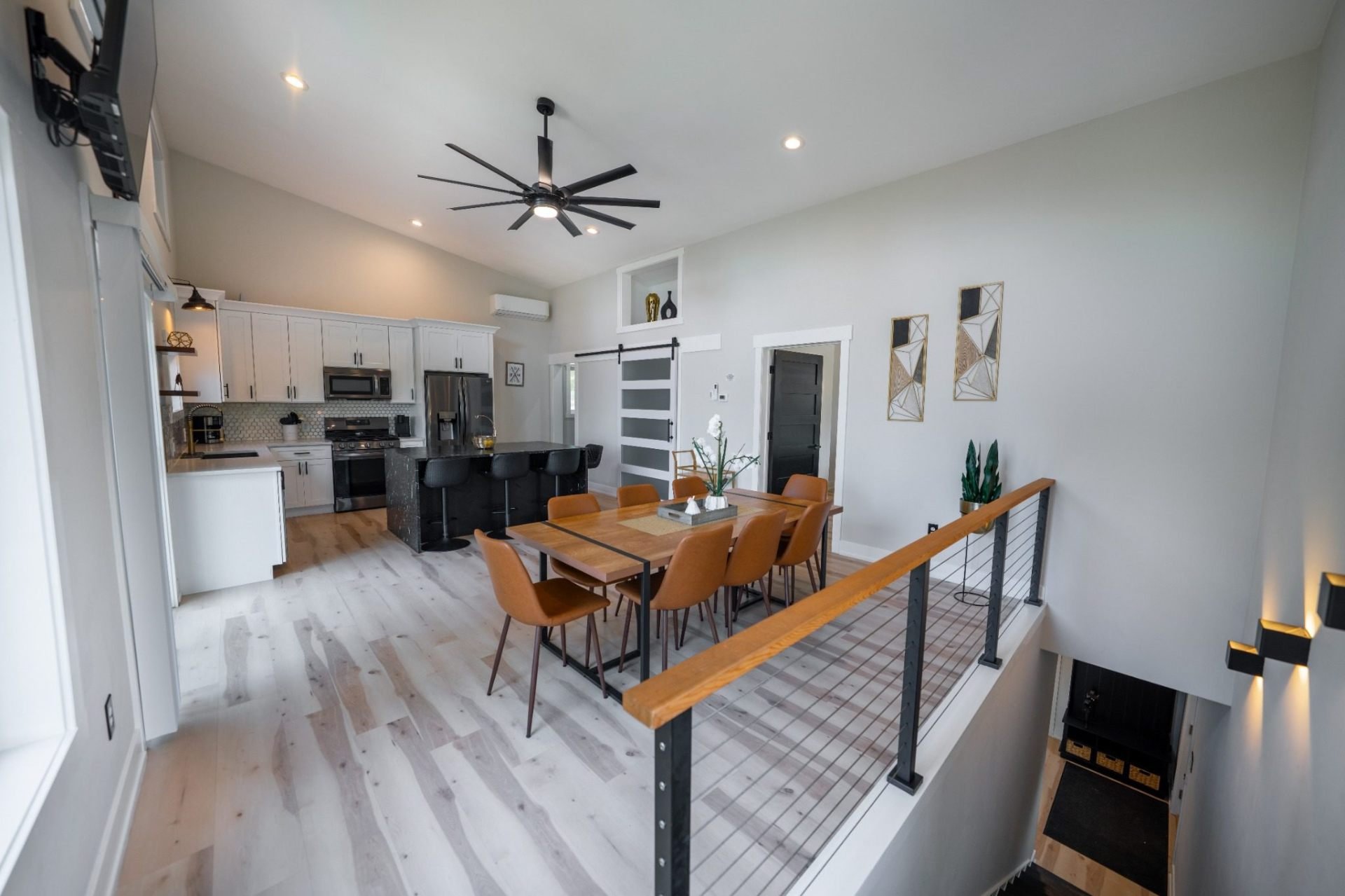 DINING AREA.jpg