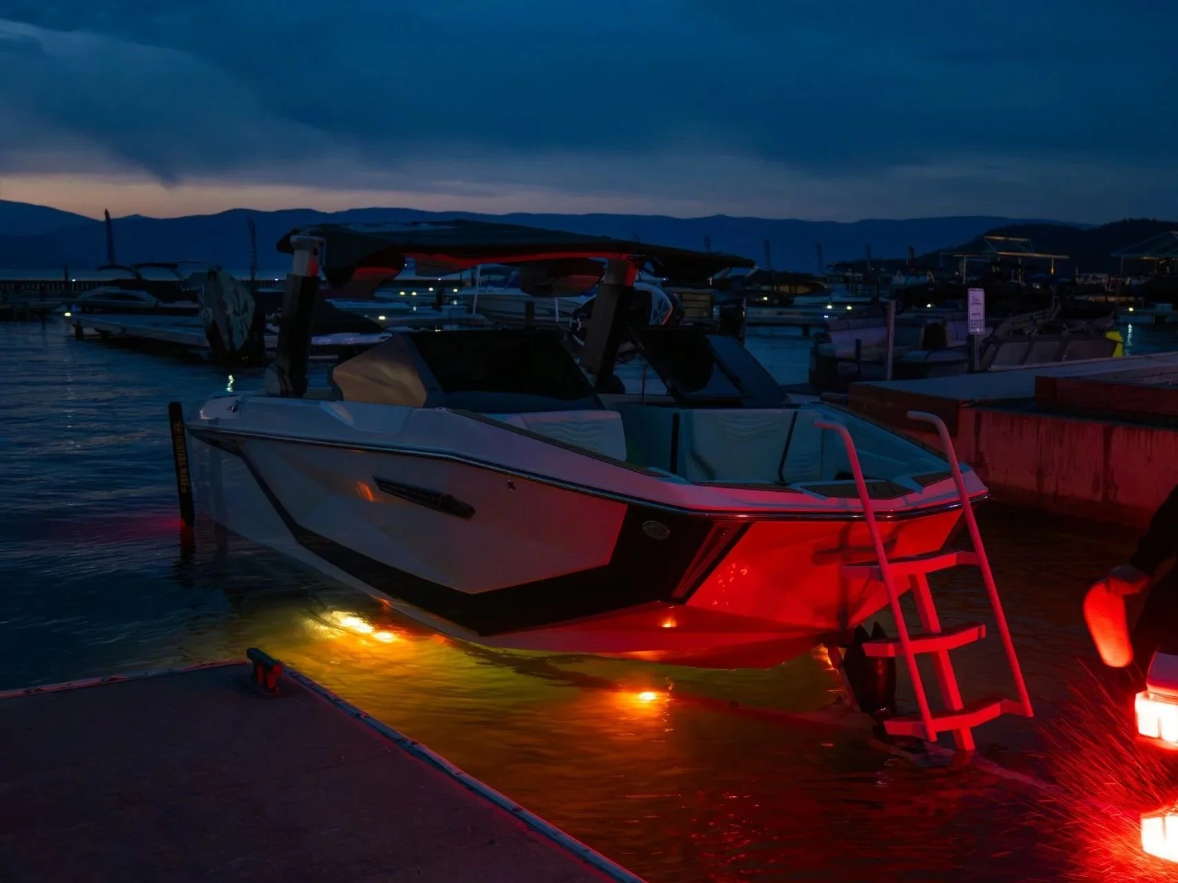 Flathead+Lake+Luxury+Lodge+-+Insta+-+Journey+More+58.jpg