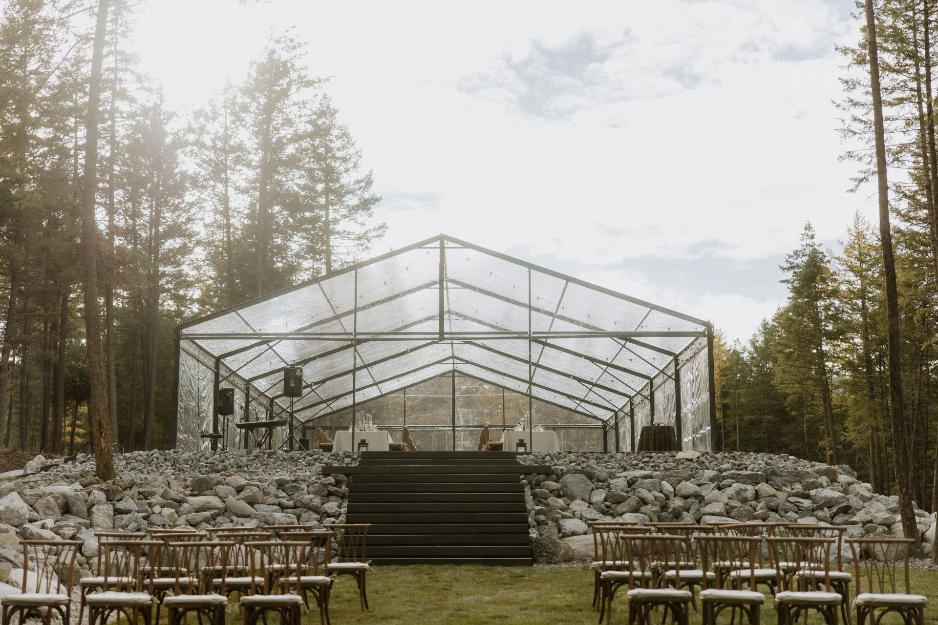 tent-front-CUOh6xms.jpg