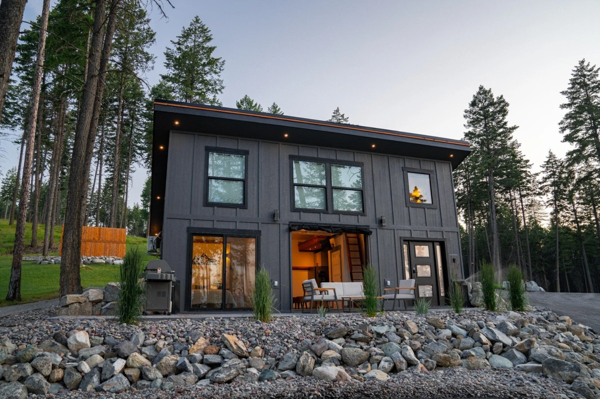 EXTERIOR VIEW.jpg