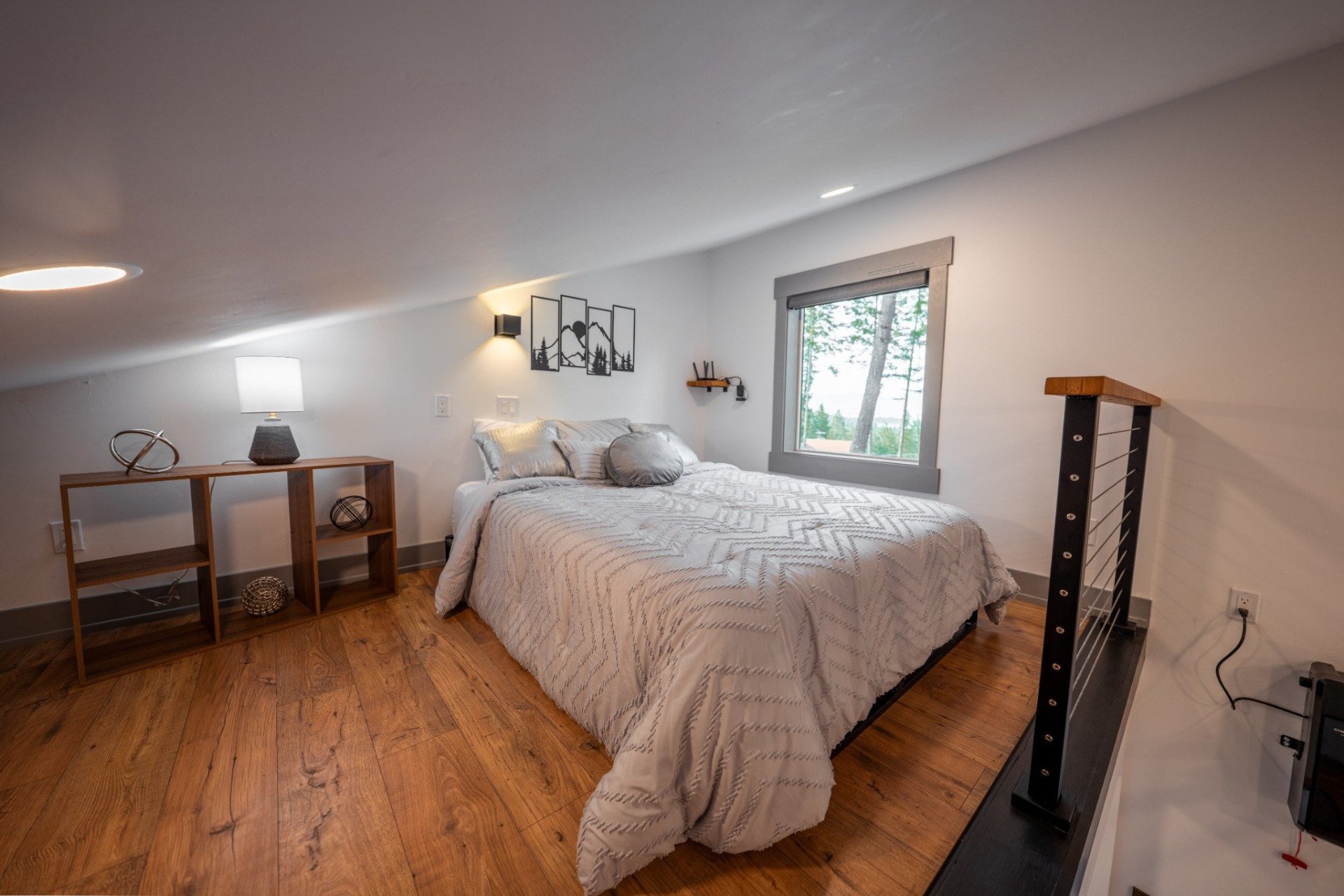 loft-bedroom-CcjEzQ-S (1).jpg