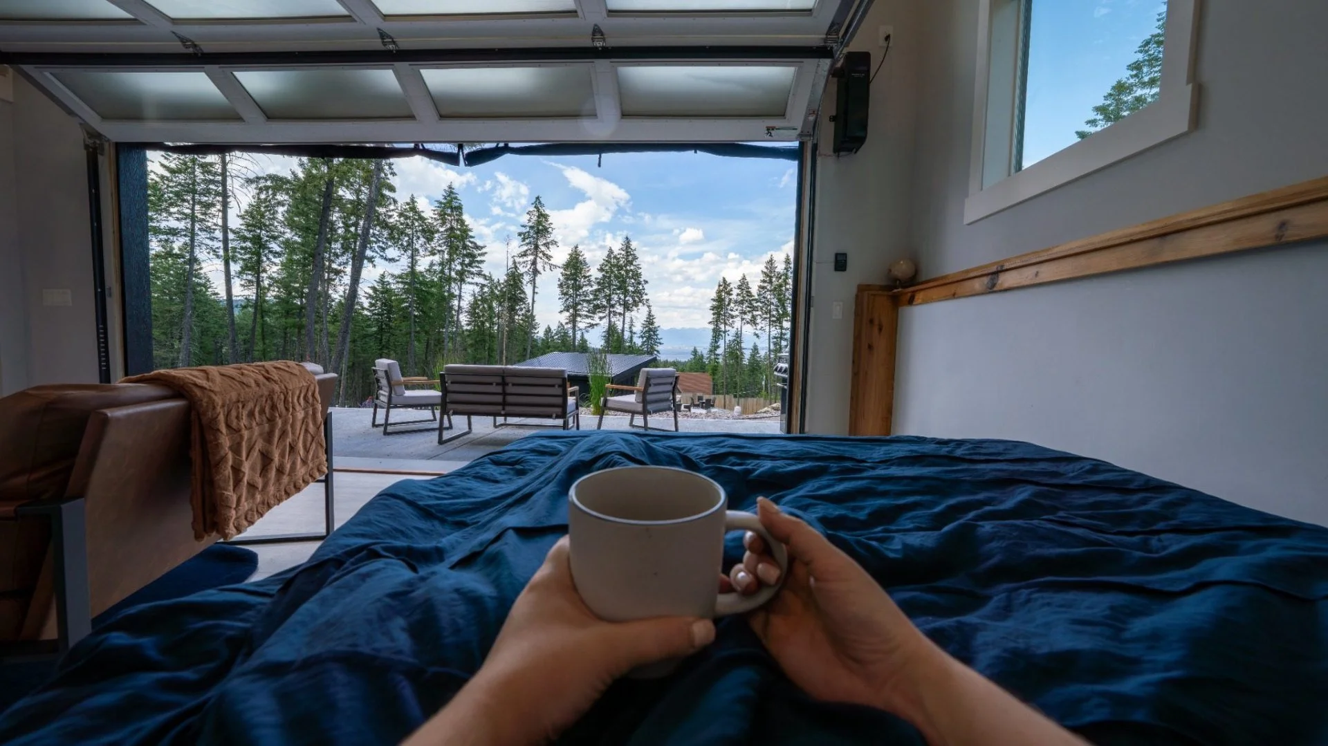 living-view-Dg-d1CCV.jpg