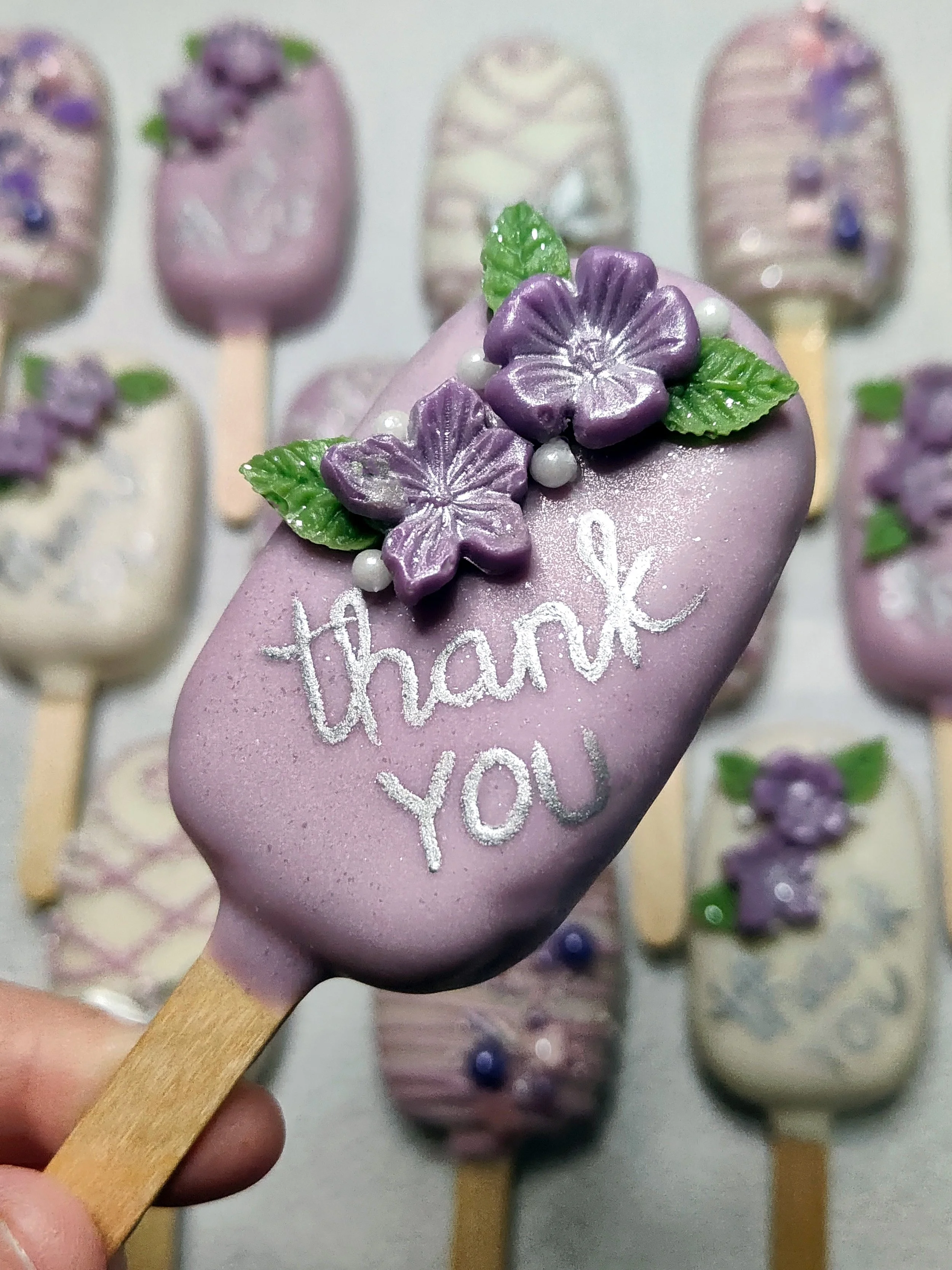Last week I had the honor of making a thank you gift for the palliative care team at Wellington Hospital ❤️ They took such amazing care in such a hard time for the Cranney family.

Filled with our favorite lemon cake and hand crafted with love.

#cak