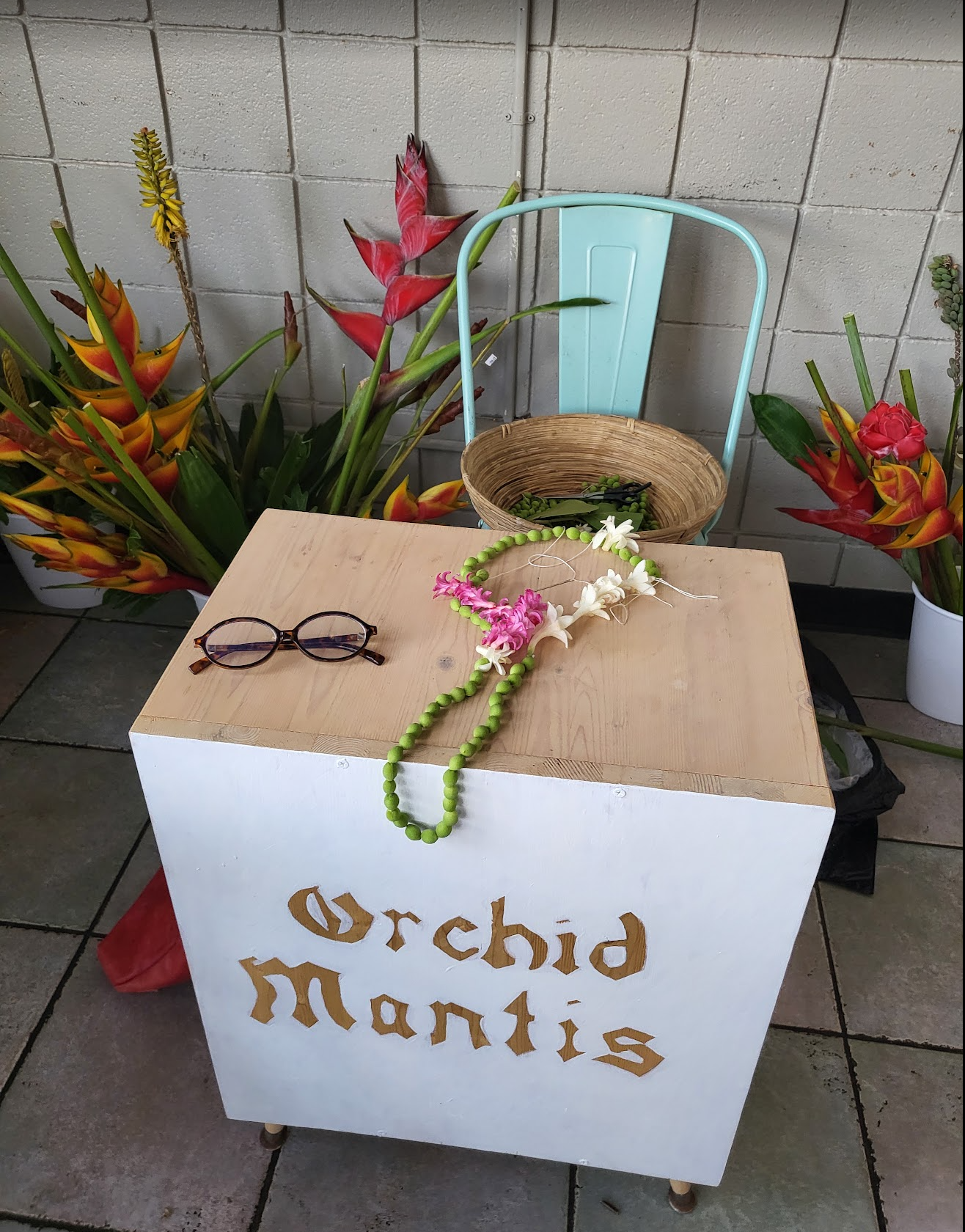 Floral pop-up x Talk Kaimuki