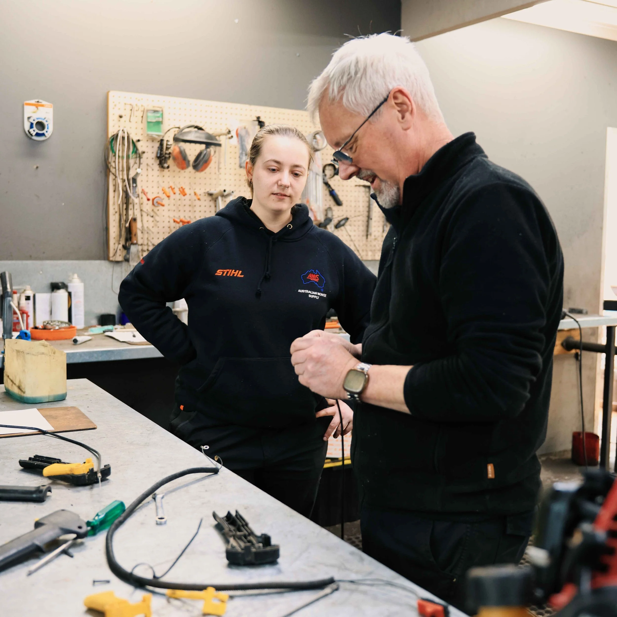apprentice learning repair victoria