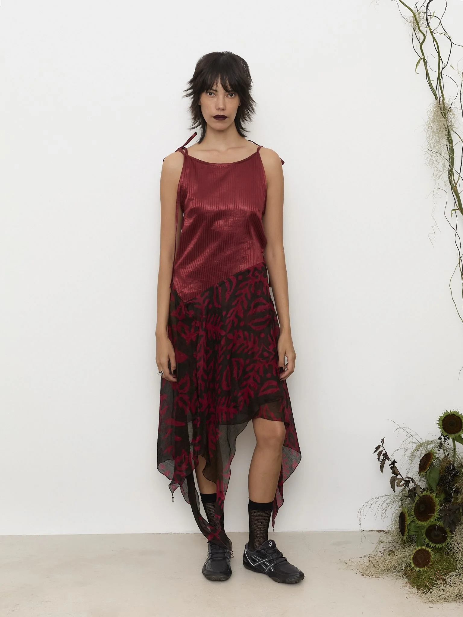 &ldquo;The Moths,&rdquo; Tala Barbotin Khalidy&rsquo;s SS27 collection presented at Paris Fashion Week, draws on Lebanon&rsquo;s silk industry, where silkworms, once cultivated for generations, were finally left to transform into moths: a collection 