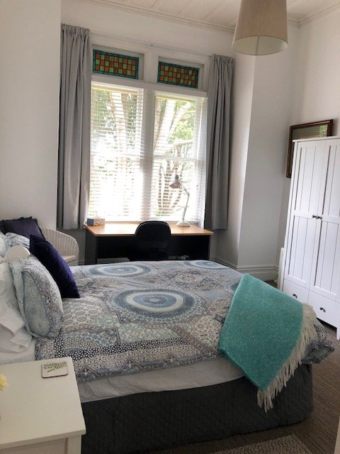 Front bedroom 1.jpg