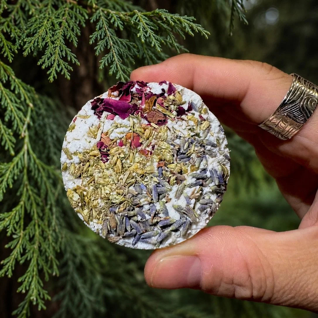 NEW ON THE TABLE TOMORROW 🌿✨ 

Introducing our SOLAH Wild Flora Shower Steamer😍

A beautiful botanical blend of wild yarrow, lavender &amp; rose, created to bring the essence of the flora around us into your everyday shower ritual.

Floral, groundi