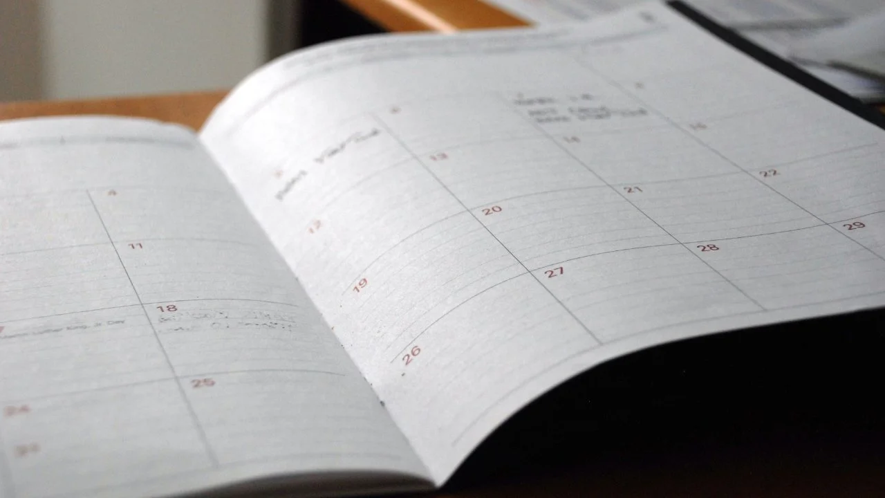 The game called Logistics and Scheduling