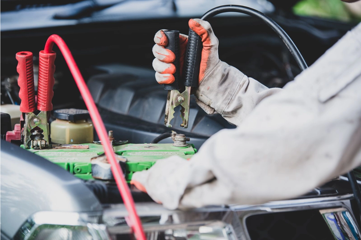 Dead Battery? Here's When to Call for a Jump Start Service