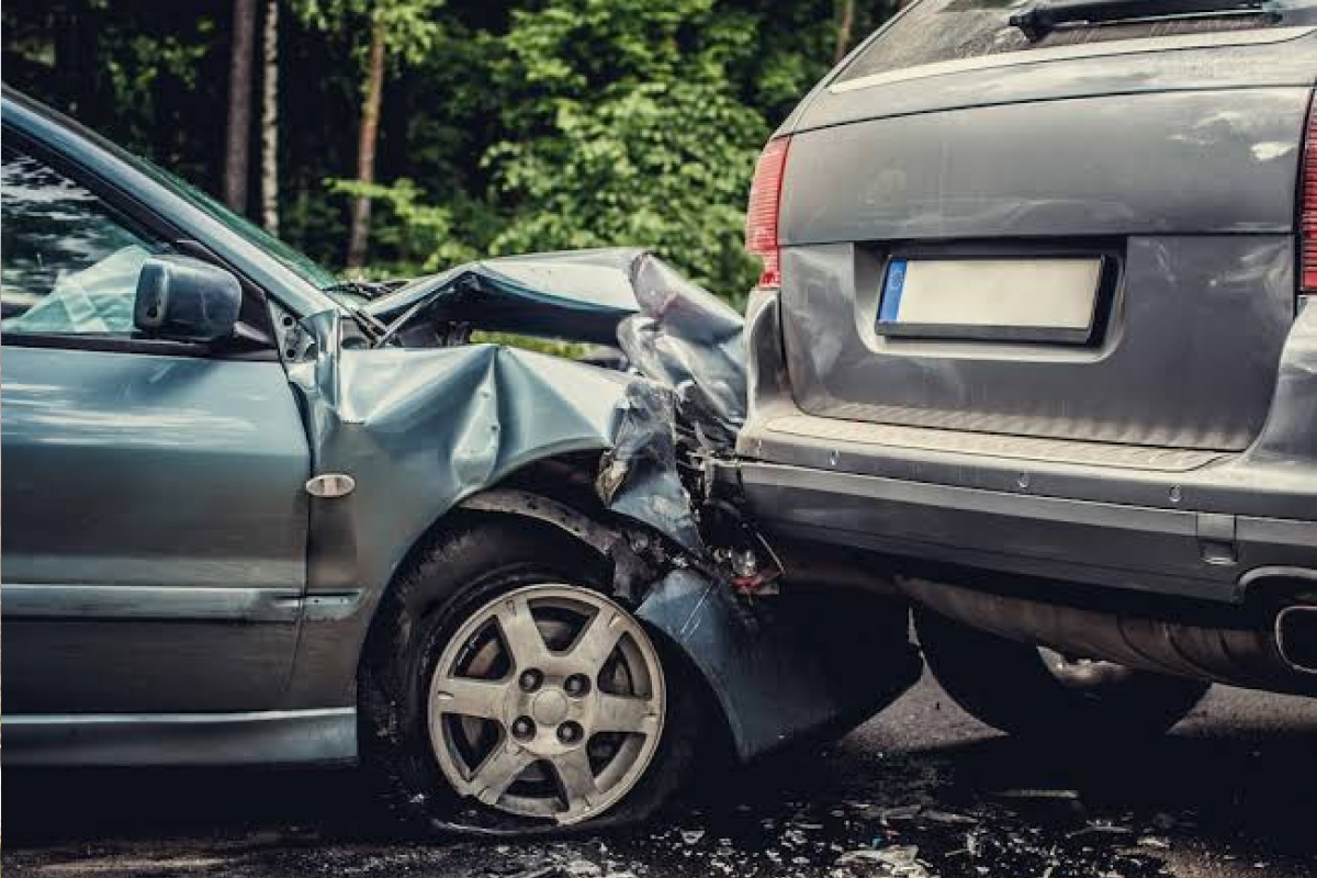 How to Safely Handle an Accident Before Your Vehicle Is Recovered