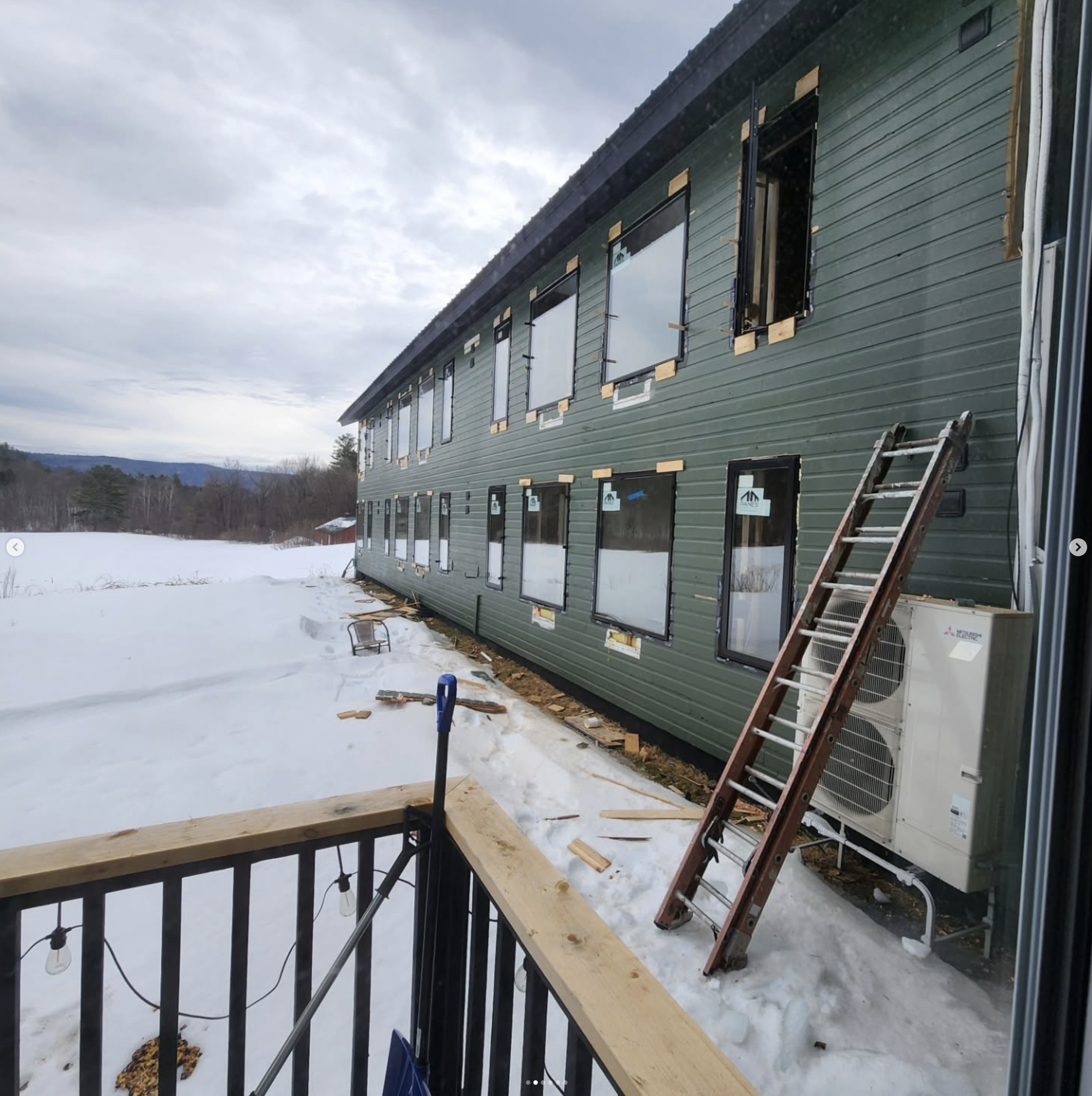 exterior of hotel remodel, replacing windows | Commercial Contractor Services - Guerrero Home Improvements LLC, Providence, RI