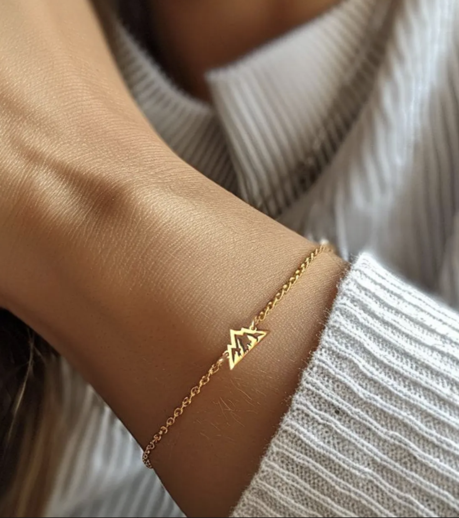 18K Gold PNW Mountain Bracelet