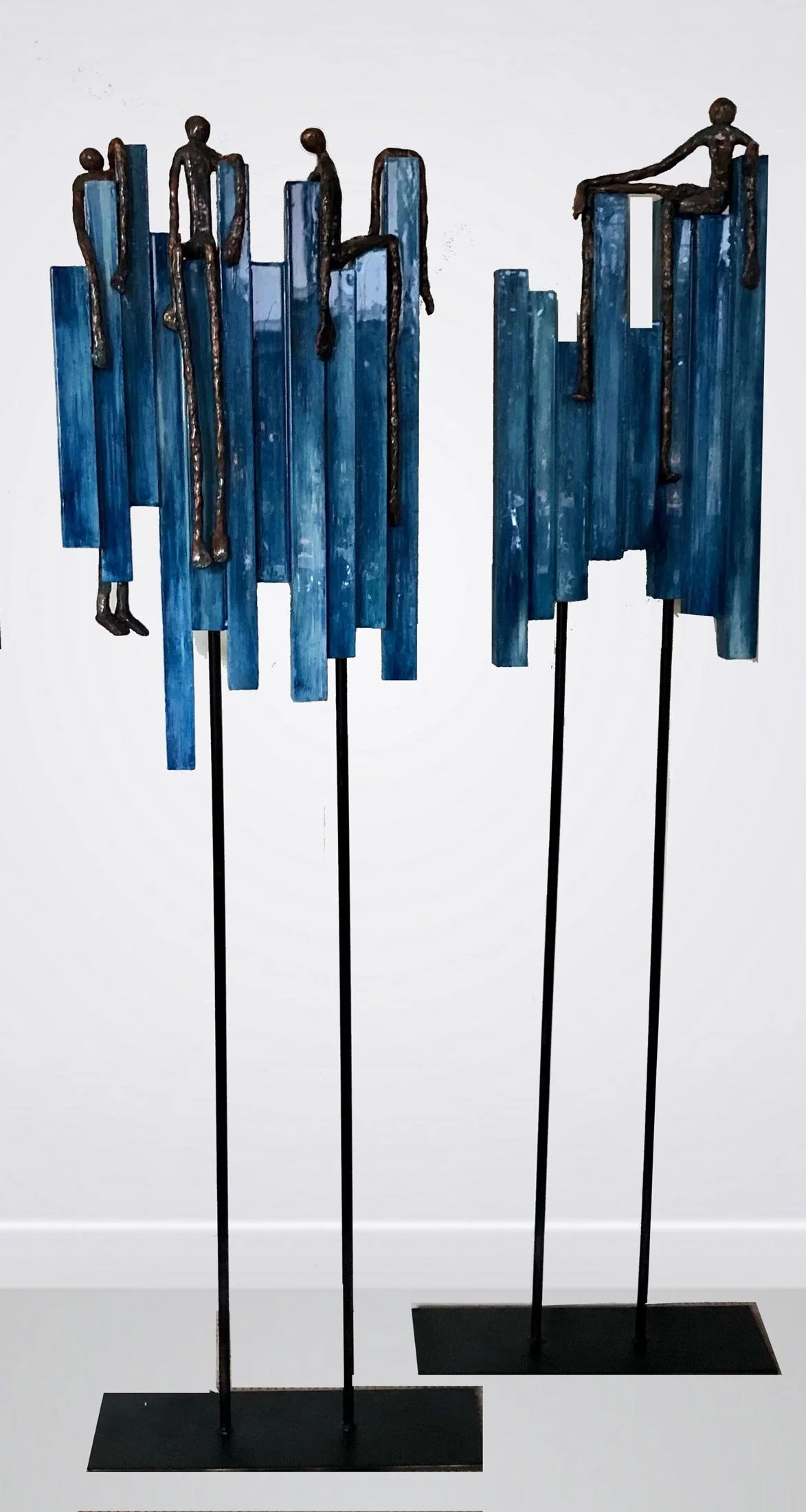 Gravity
2 pieces: 160 x 55 cm & 160 x 45 cm
wood, paint and resin