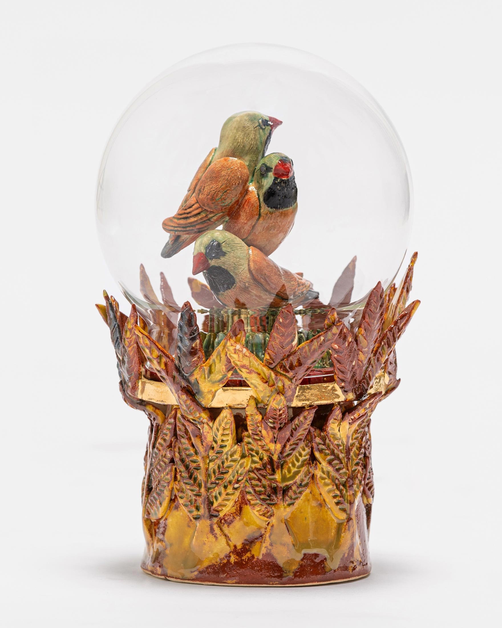 Declining - Black Throated Finches
ceramic sculpture in a glass museum jar
15 x 15 x 25 cm
$ 2,200