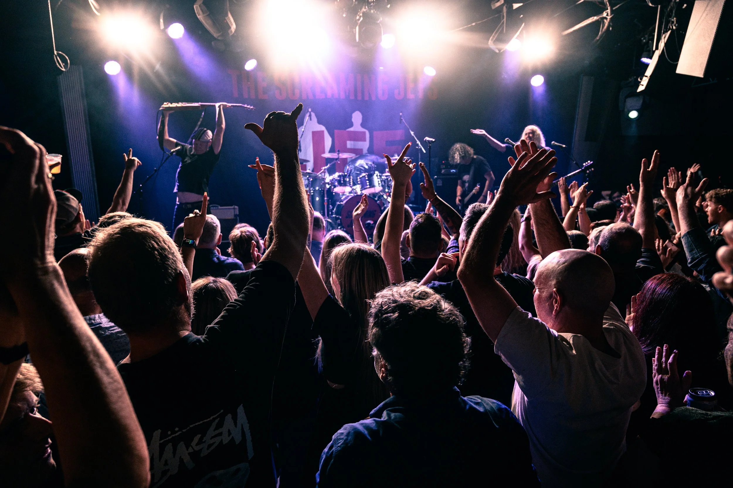 THE SCREAMING JETS