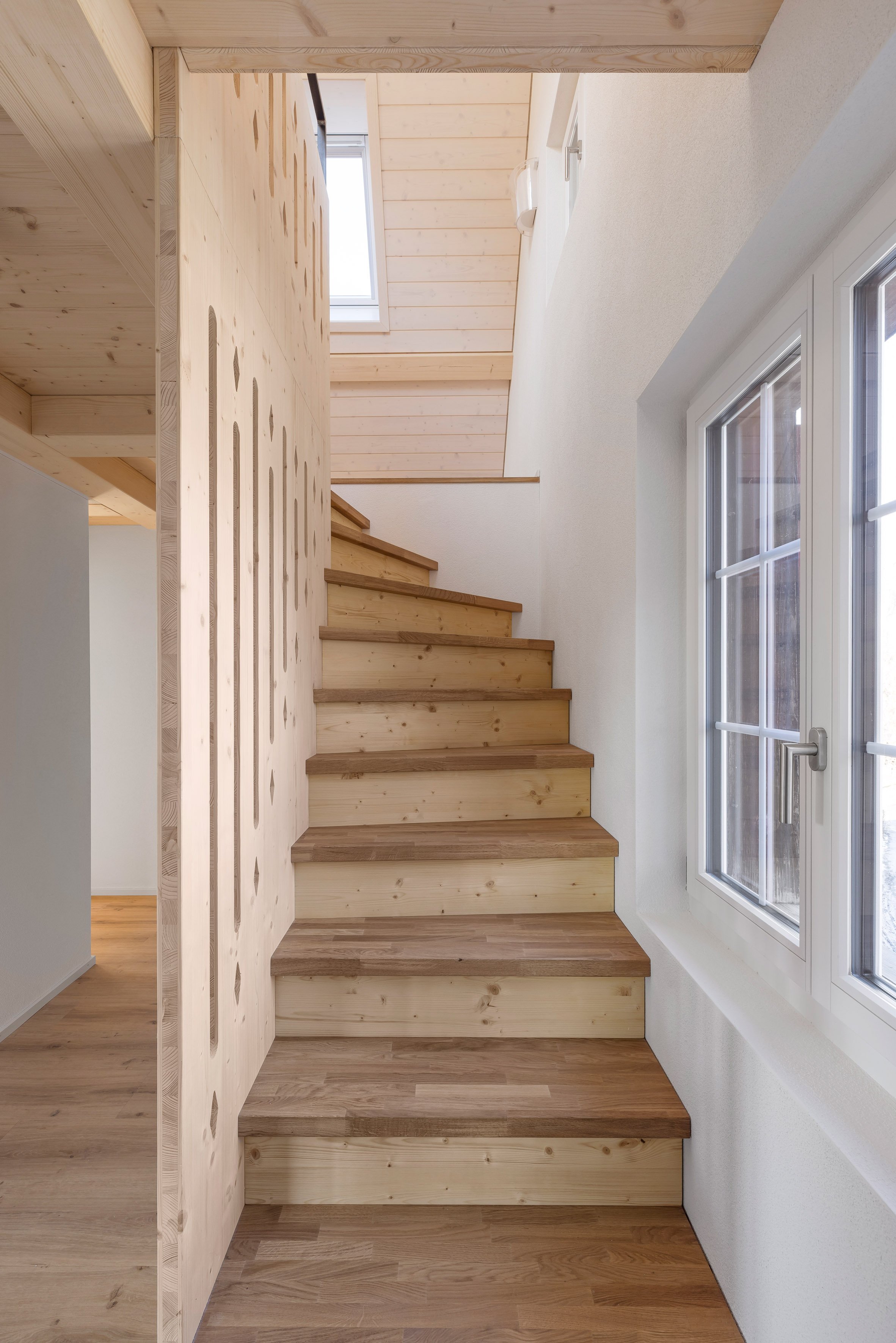 STÖCKLI FERENBERG – BOLLIGEN, Innenausbau.