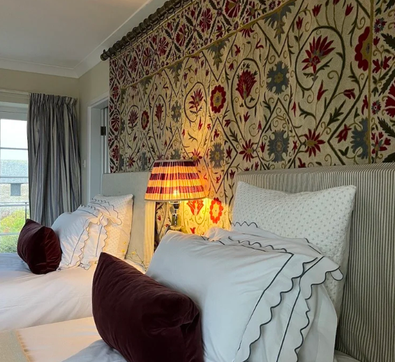 Oak Room – River View (En-suite)