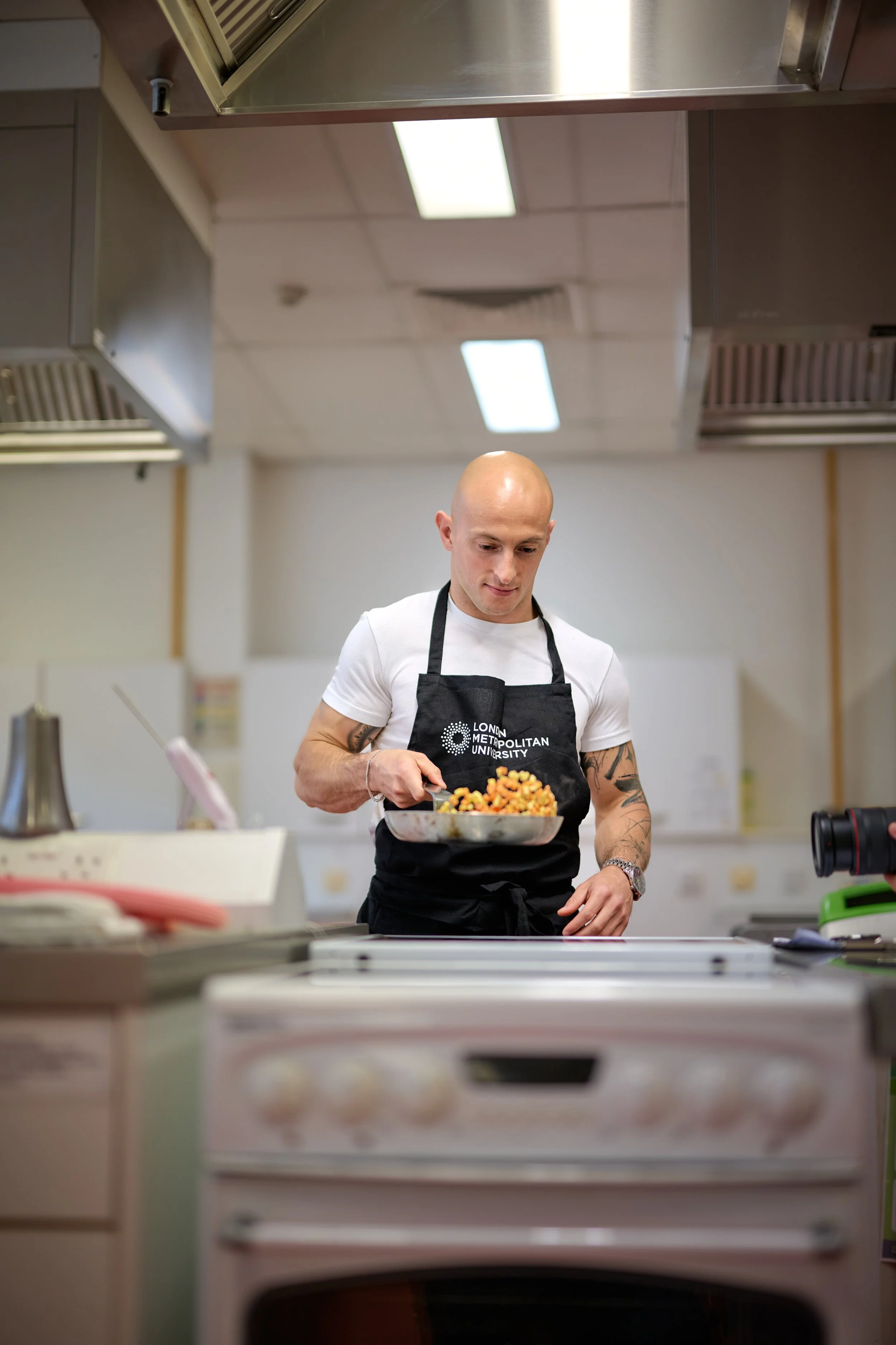THE ULTIMATE CHEF-IN-YOUR-KITCHEN EXPERIENCE