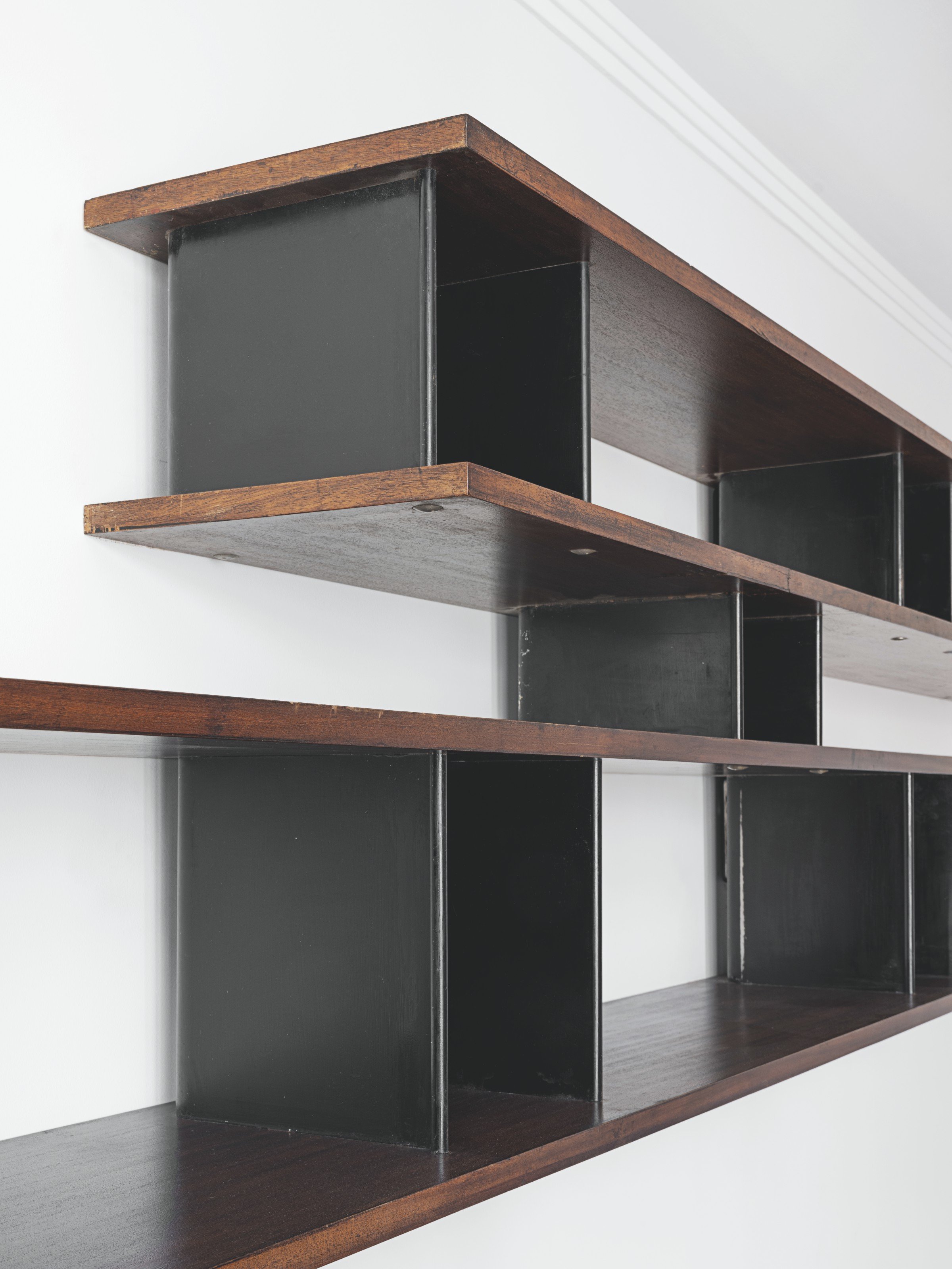Charlotte Perriand  Bibliothèque « Nuage »