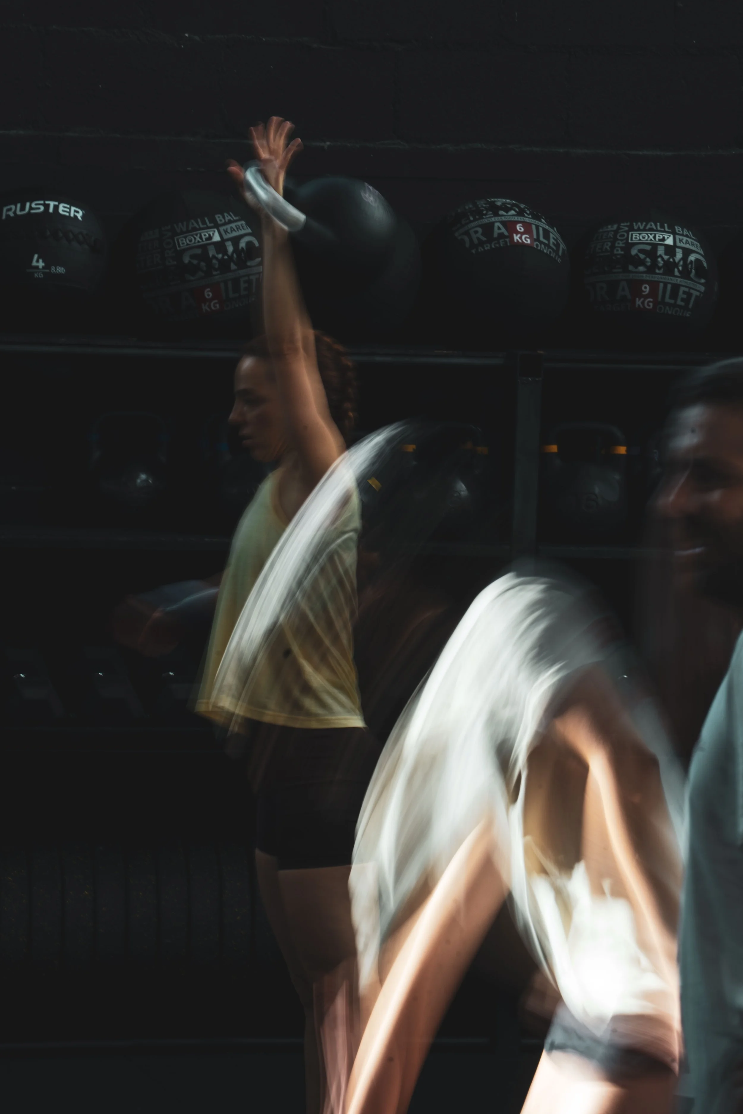 Entrenamiento funcional con kettlebell en grupo reducido en Max Effort Academy, A Coruña