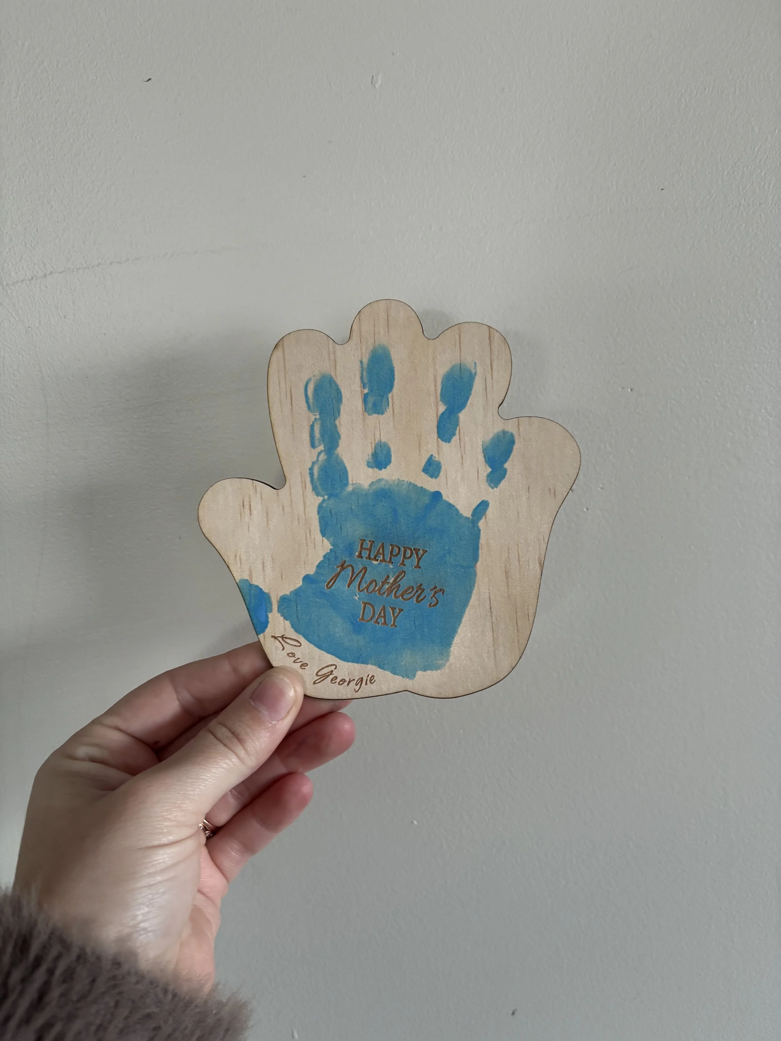 DIY Paint Handprint Plaque
