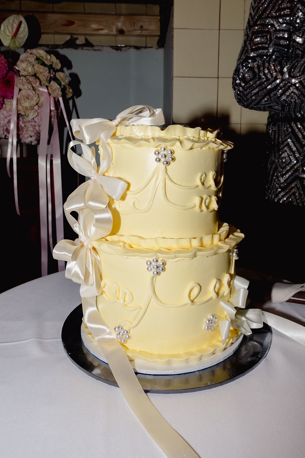 Cate Oconnor & Dylan | Mural Hall Abbotsford | Erin Neale Photography | Unique Party Wedding