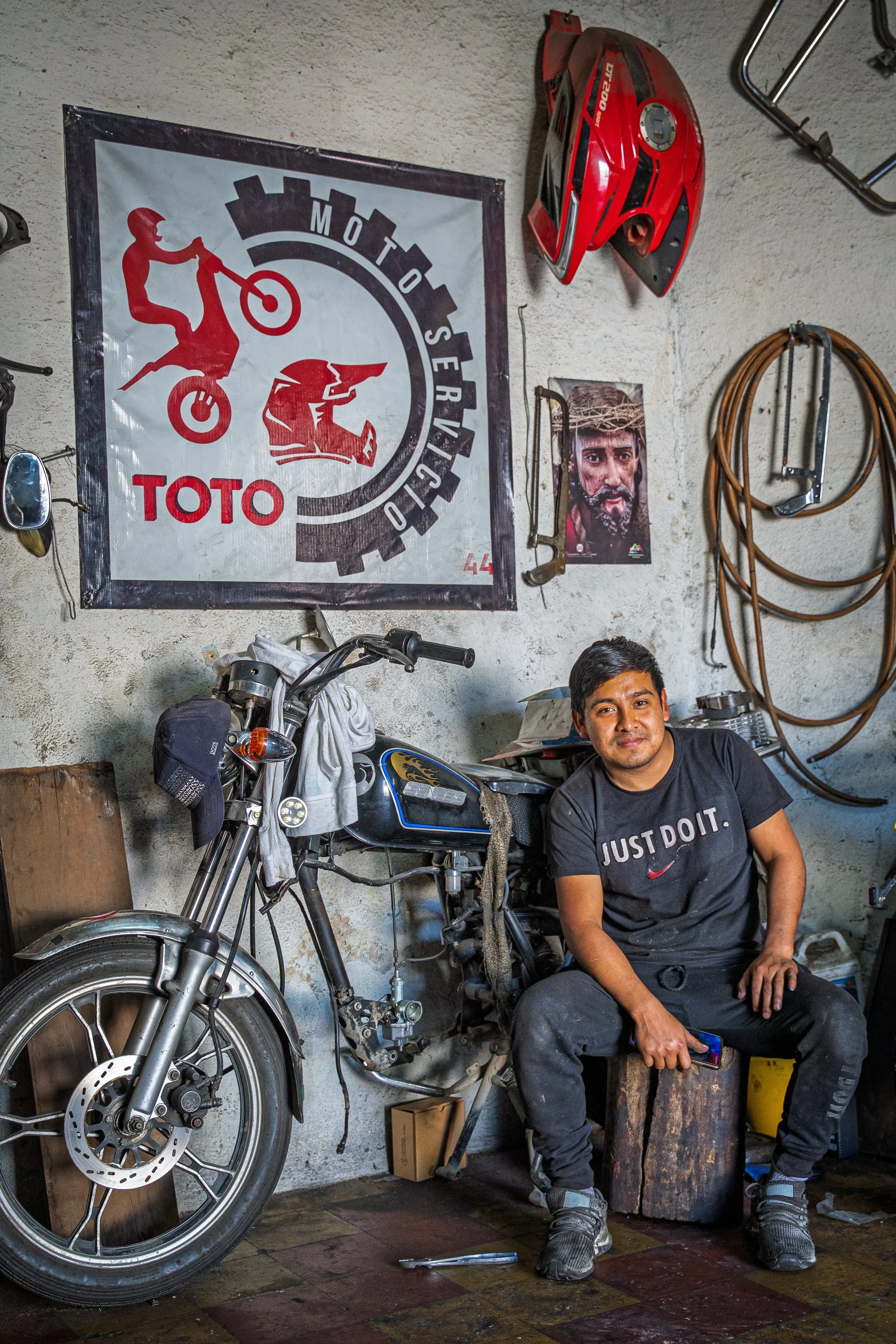 Mechanic, Antigua Guatemala - 2024