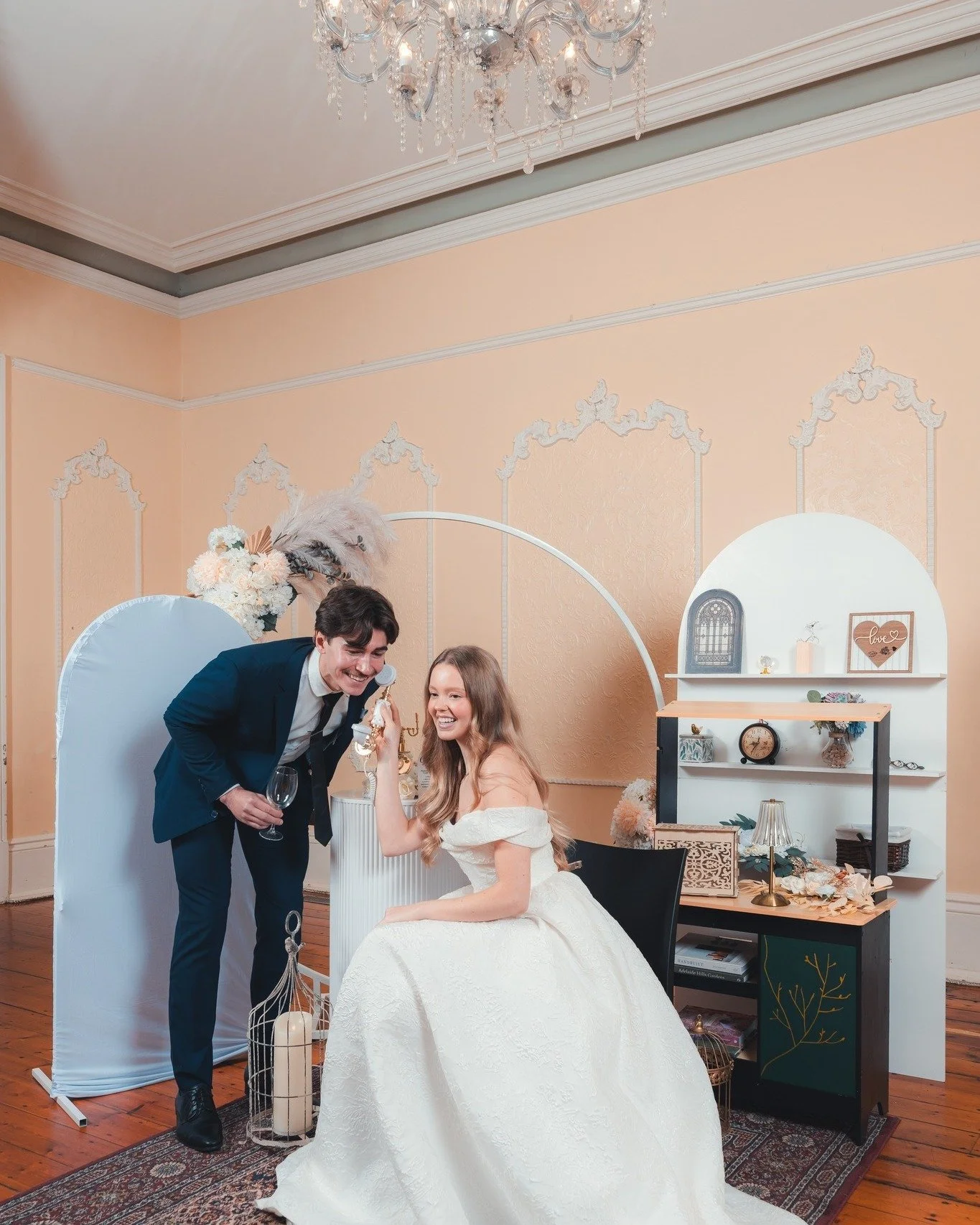 MODERN ELEGANCE ✨

For couples who love contemporary styling but still want their wedding to feel deeply personal.

Our Modern Elegance Experience combines architectural shapes, soft whites, touches of gold and carefully curated d&eacute;cor with the