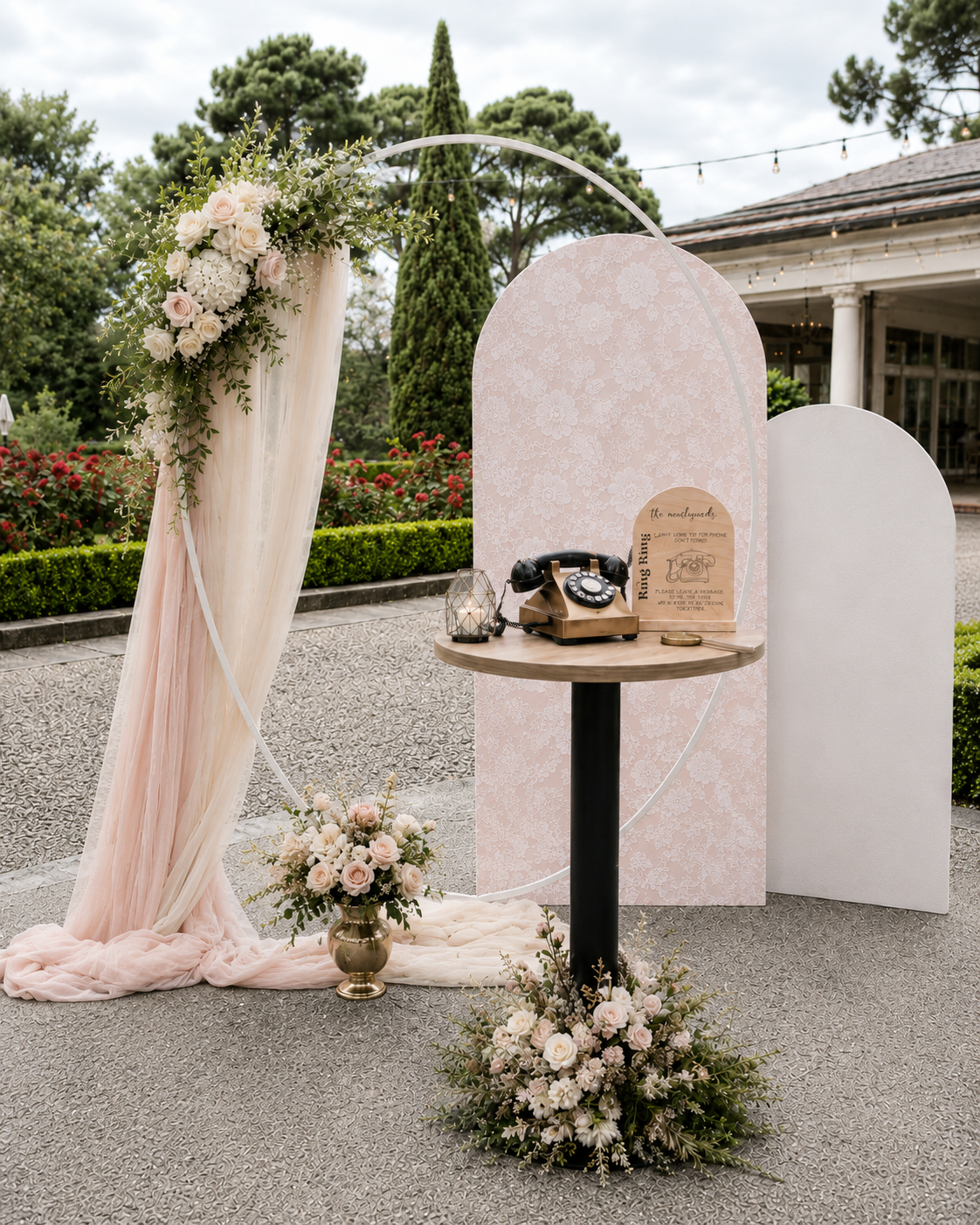 modern elegance with arch, plinths and backdrop.png