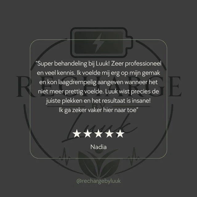 Recensie van een behandelaar bij Luuk, met vijf sterren, onder een logo en een tekst erboven over professionele en effectieve behandeling.