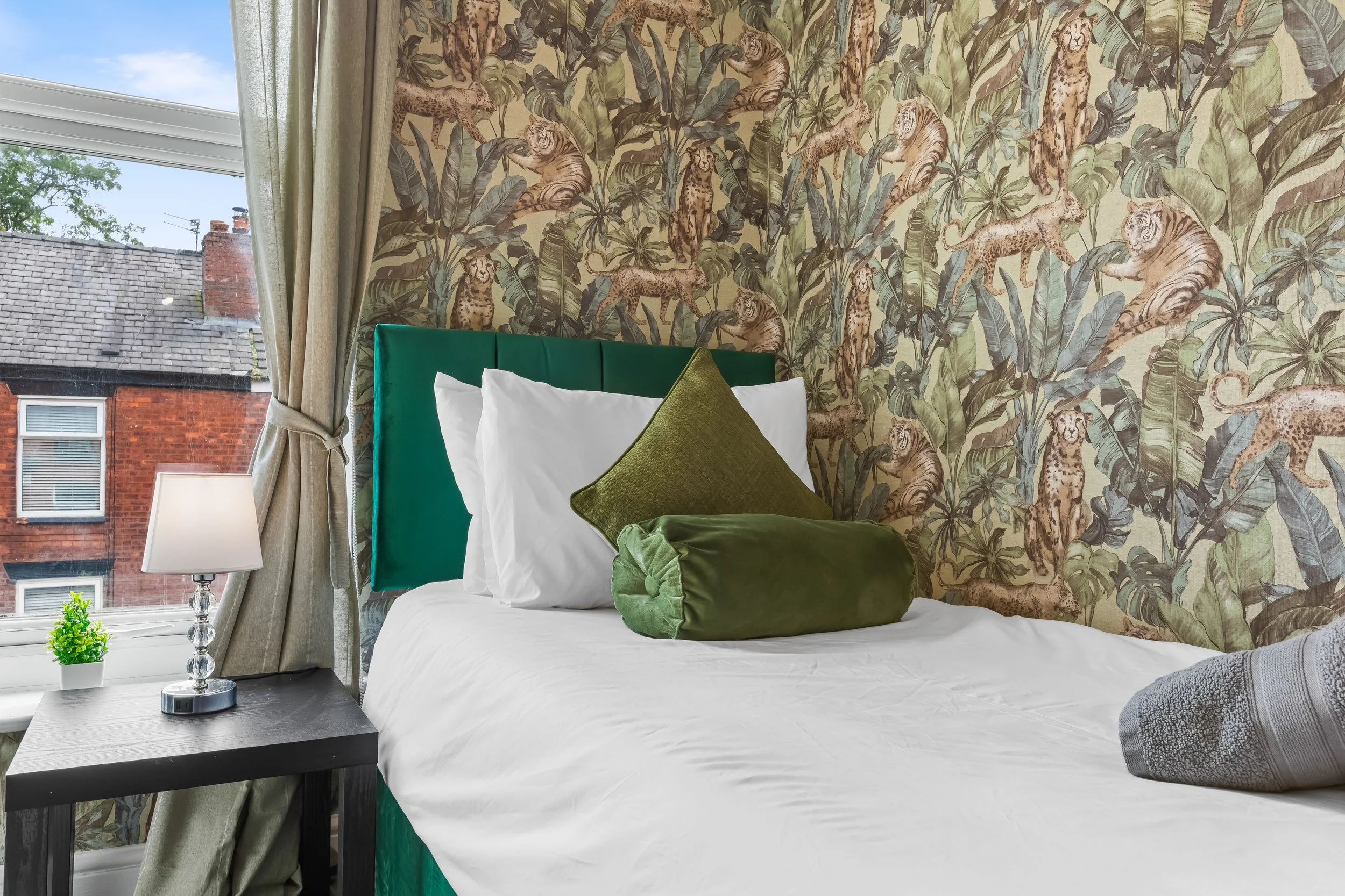 Bedroom 1-3.jpg