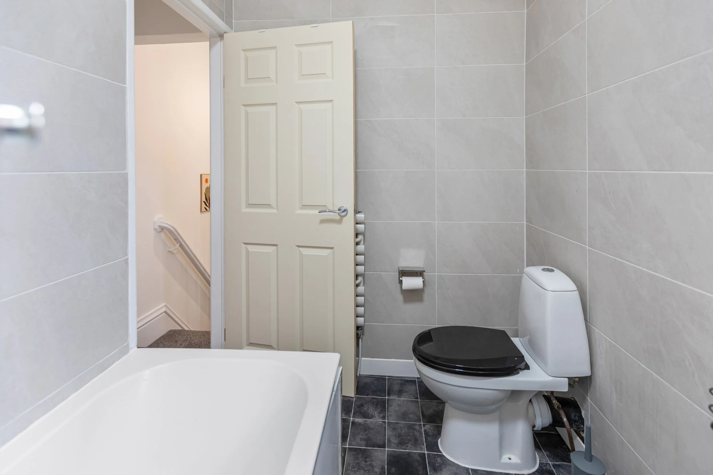 Bathroom 3.jpg