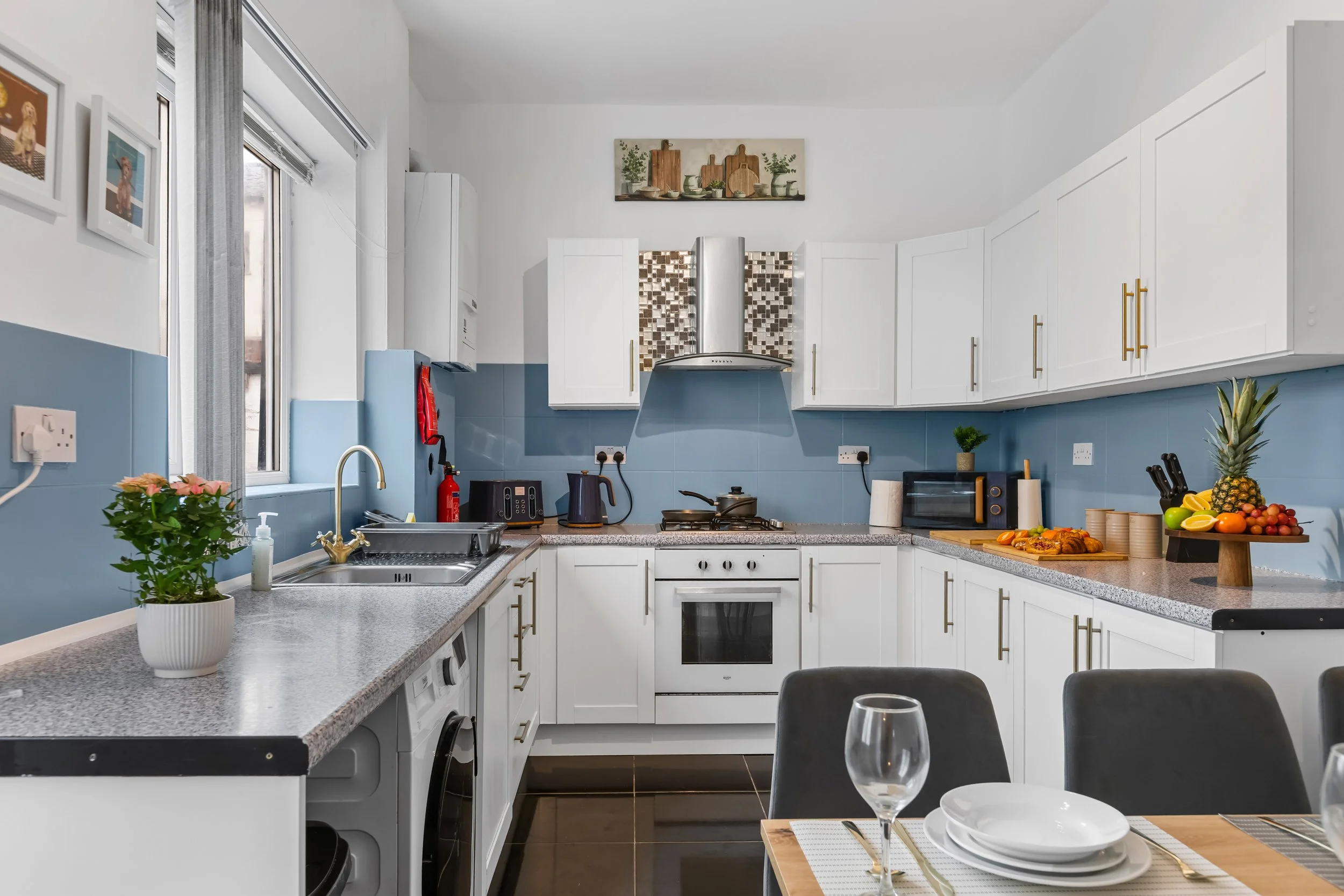Kitchen 2.jpg