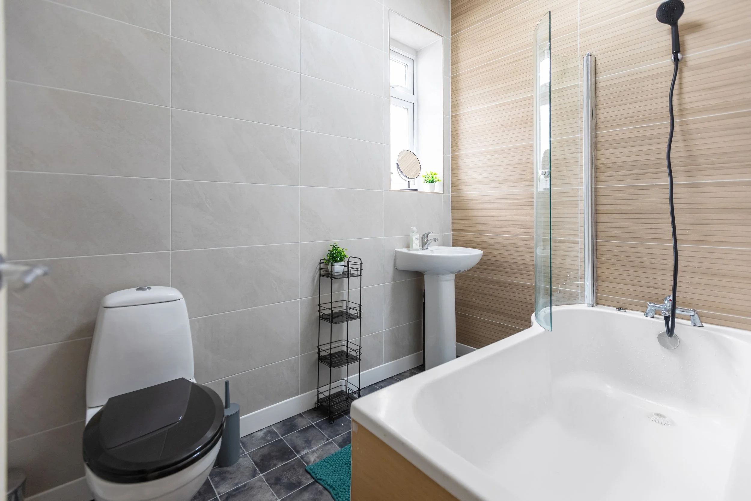 Bathroom 5.jpg
