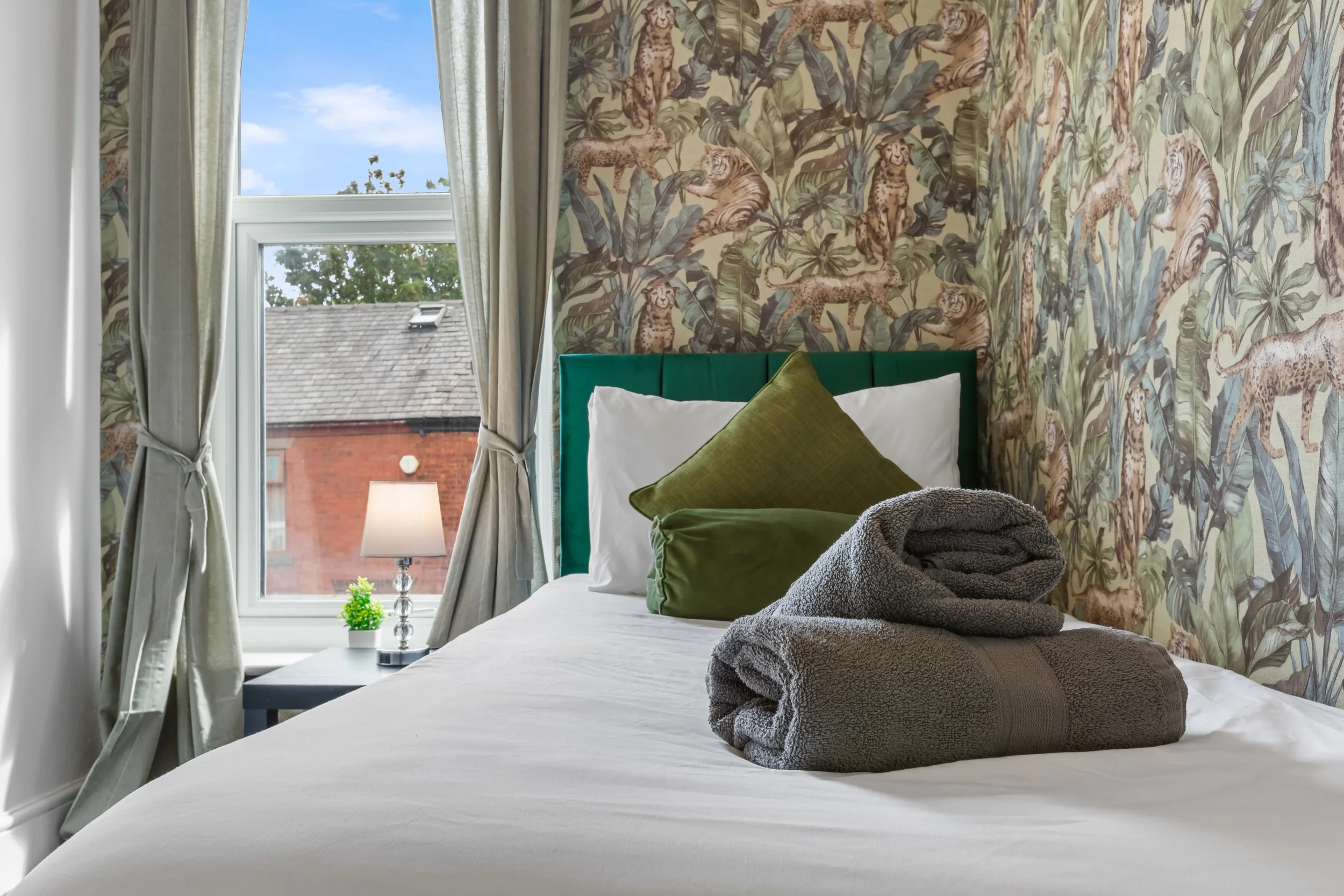 Bedroom 1-5.jpg