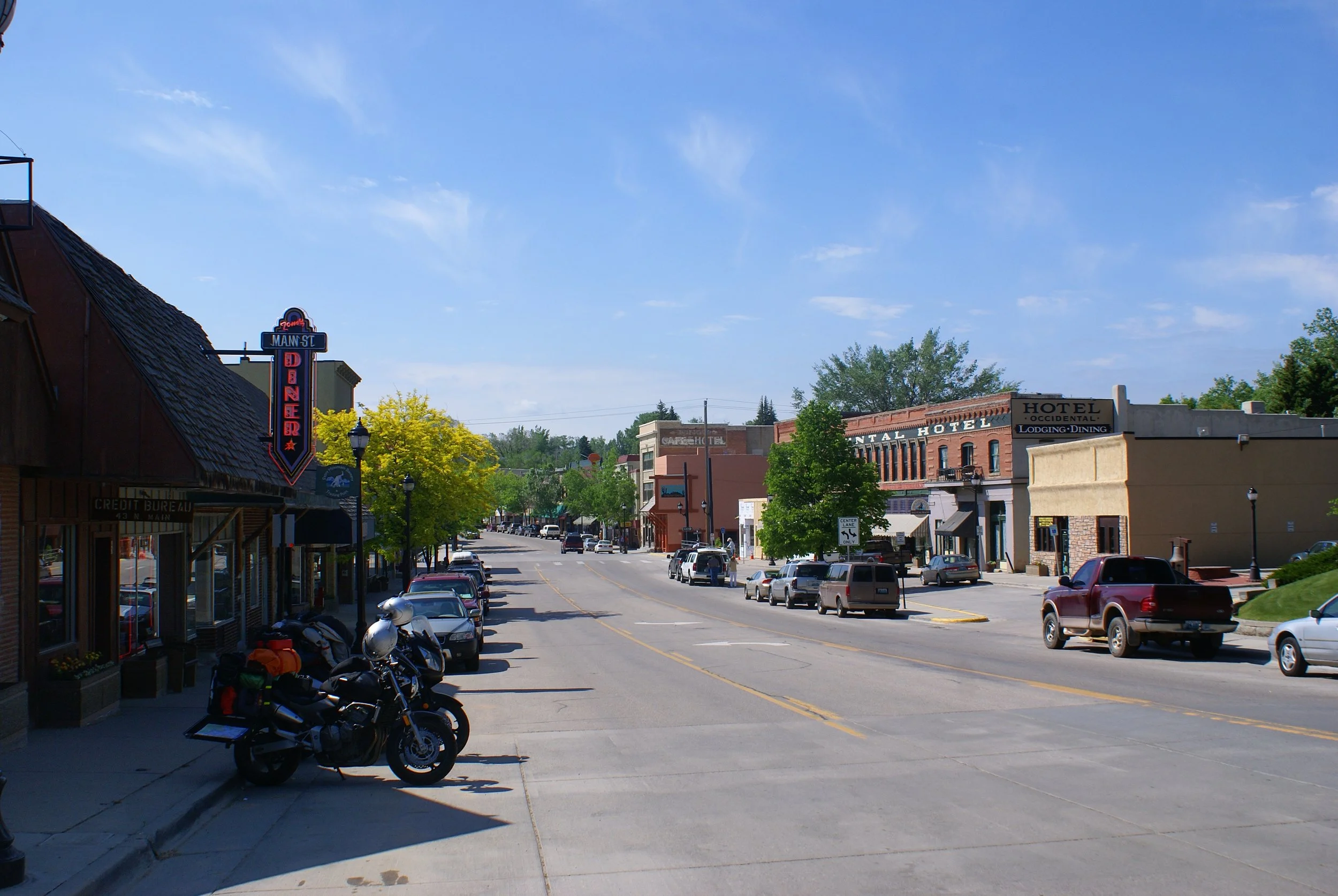 https://commons.wikimedia.org/wiki/File:Buffalo_WY_-_Main_Street.jpg