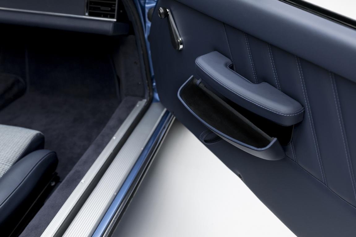 K1024_101037_Triebwerk-Porsche-Targa-blau_6.JPG