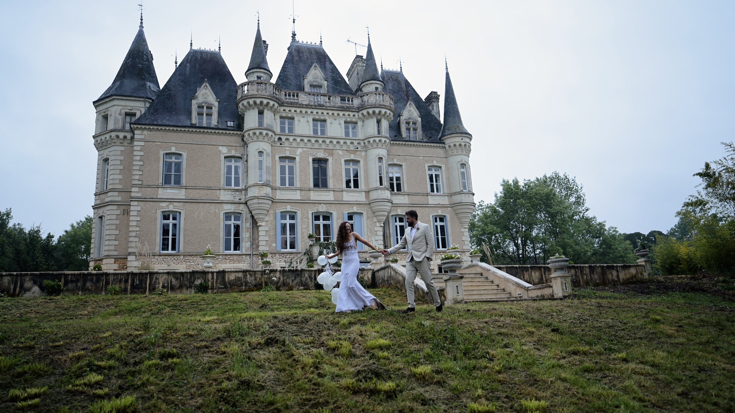 AN INTIMATE FRANCE WEDDING AT CHATEAU DE LA BOUTINIÈR.