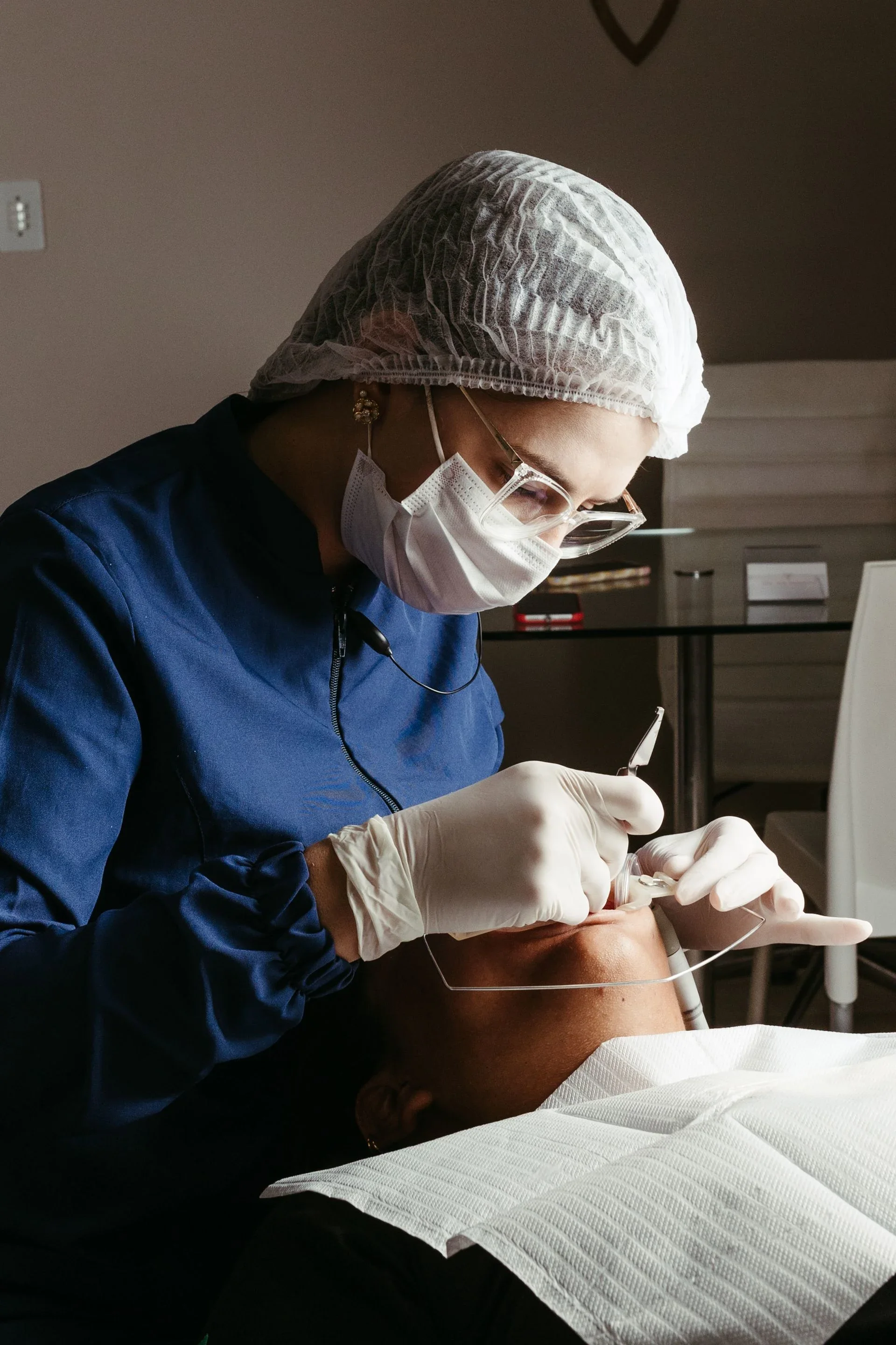 Safe tooth extraction and minor oral surgery in Pune for damaged and infected teeth.