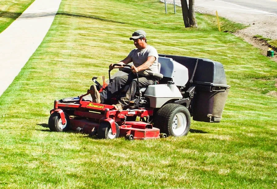 landscape-maintenance-oakland-county-2-2.jpg
