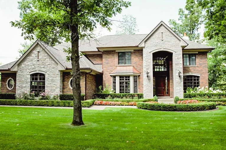 bloomfield-hills-landscaping-and-maintenance-1-2.jpg