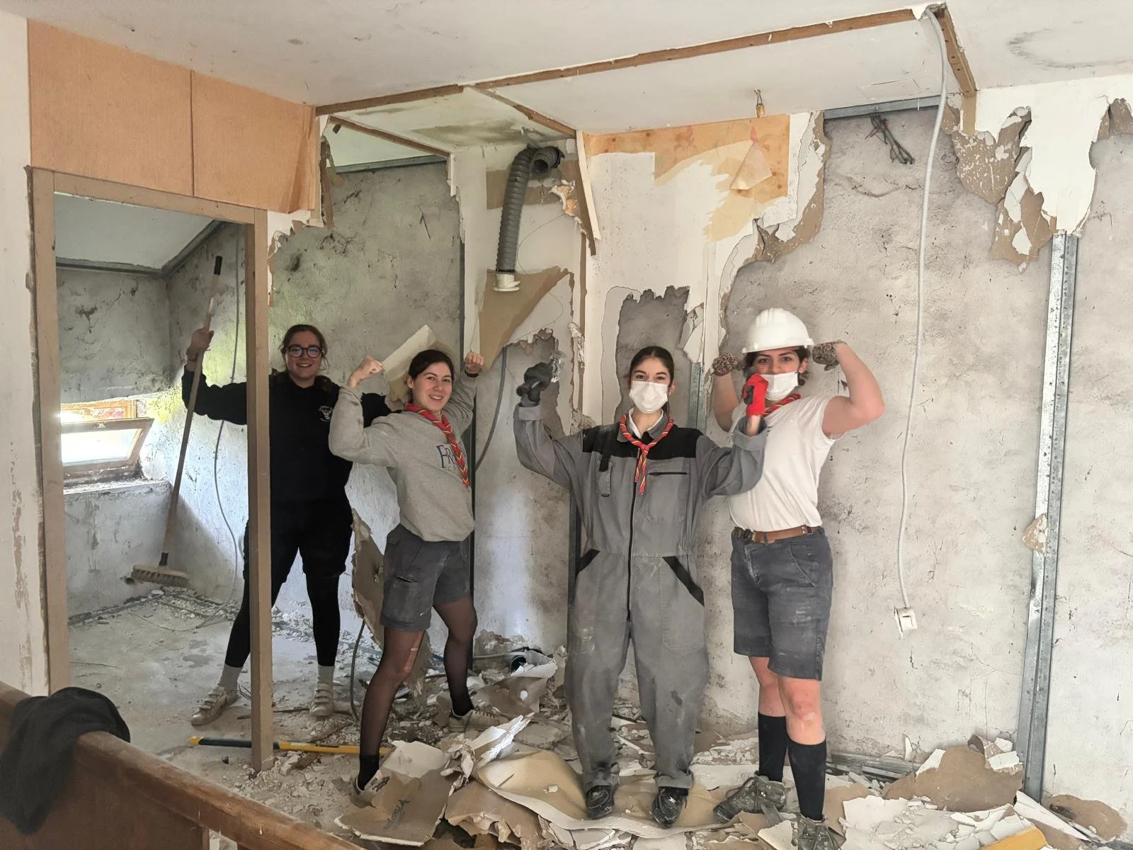 Chantier dans les communs pour abattre les cloisons