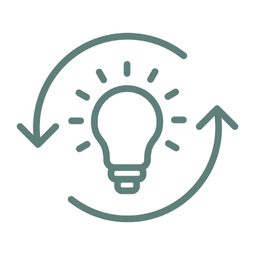 Lightbulb icon representing recognising recurring career patterns, perfectionism, people-pleasing, imposter syndrome and fear of failure.