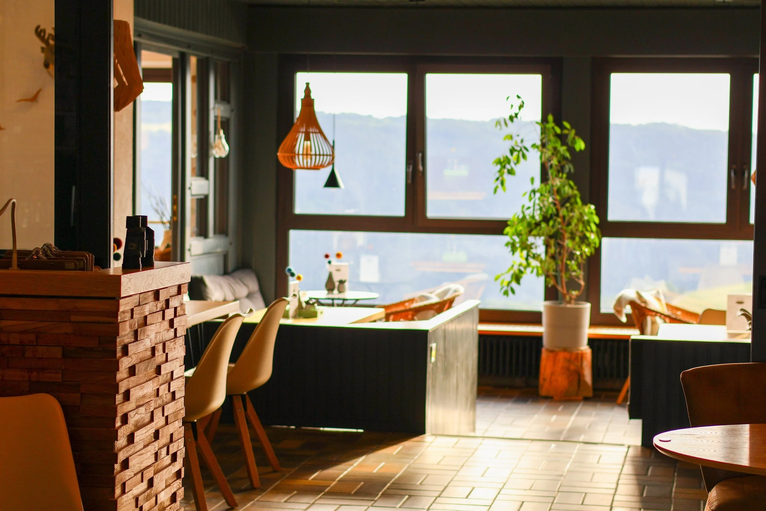 Caf&eacute; Sch&ouml;ne Aussicht in Starkenburg.

It all starts here.
Make your property stand out.

Contact us today for a free consultation.
URL in Bio.

#cafes #b2b #b2c #photo #cinematic