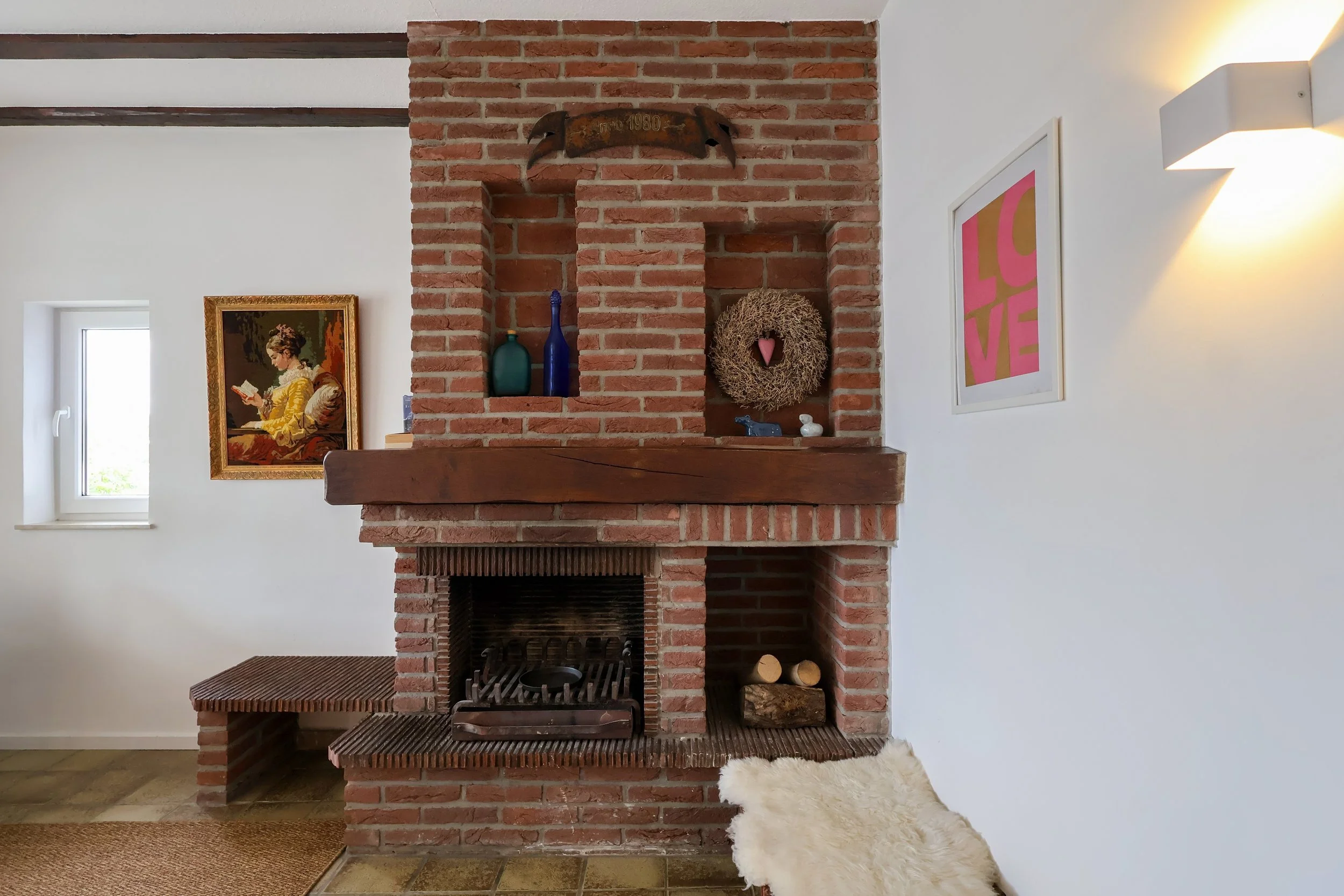 Moselsteig Lodge 📍

Elevating hospitality brands, one frame at a time.

Thoughtful photography designed to showcase not just a space, but the experience behind it&mdash;from panoramic Mosel views to the details that make guests feel at home.

Intere