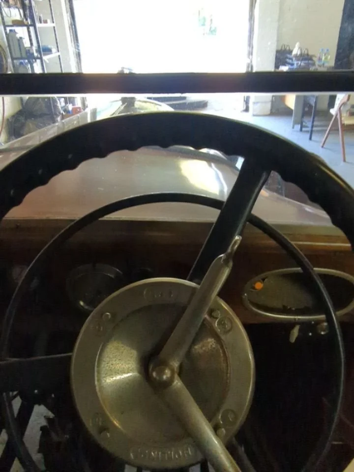 Some videos from the Austin 12 the other week! From a horn that sounds exactly as you'd expect, to the steering wheel throttle control all the way to the engine ticking over like a sewing machine! What a cracking car this is, I take great pleasure in