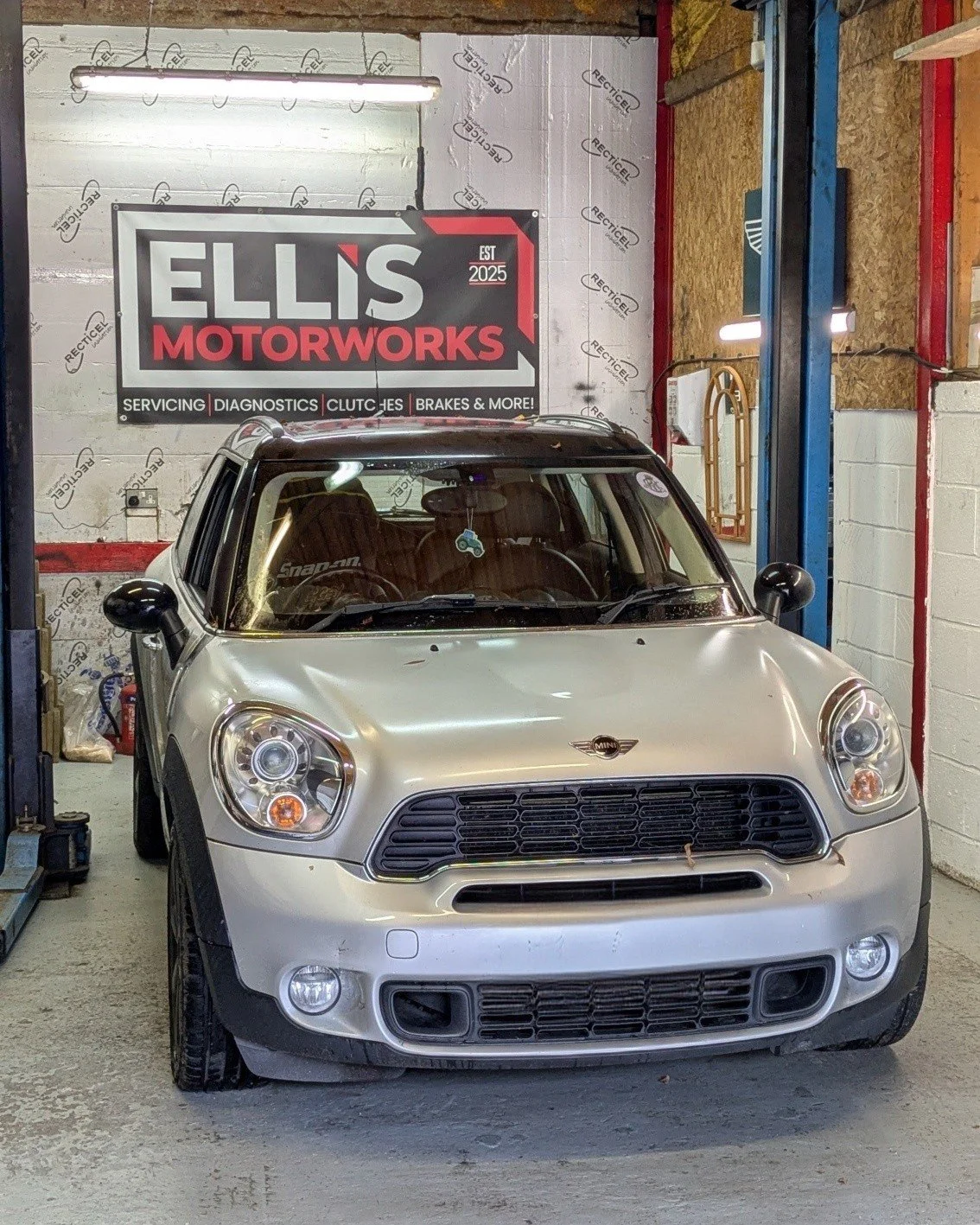 This Mini Countryman was in the other week for a nice full service and MOT! During the service I'd noticed that the front discs had just worn down until they touched the sensor (an MOT failure) and the rear pads had worn down to their wear indicator 
